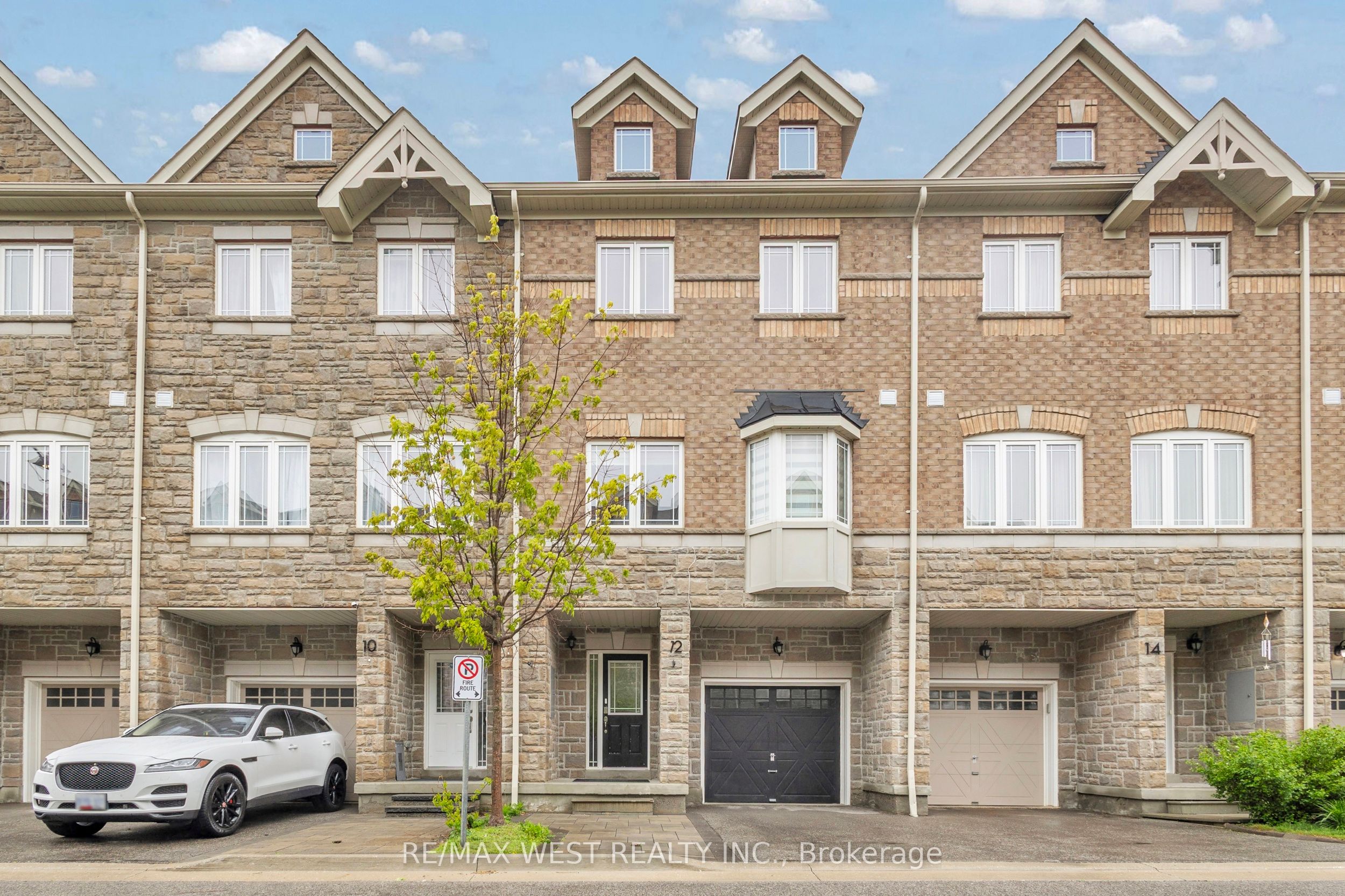 12 Waterstone Way, Whitby, ON L1N 0M3