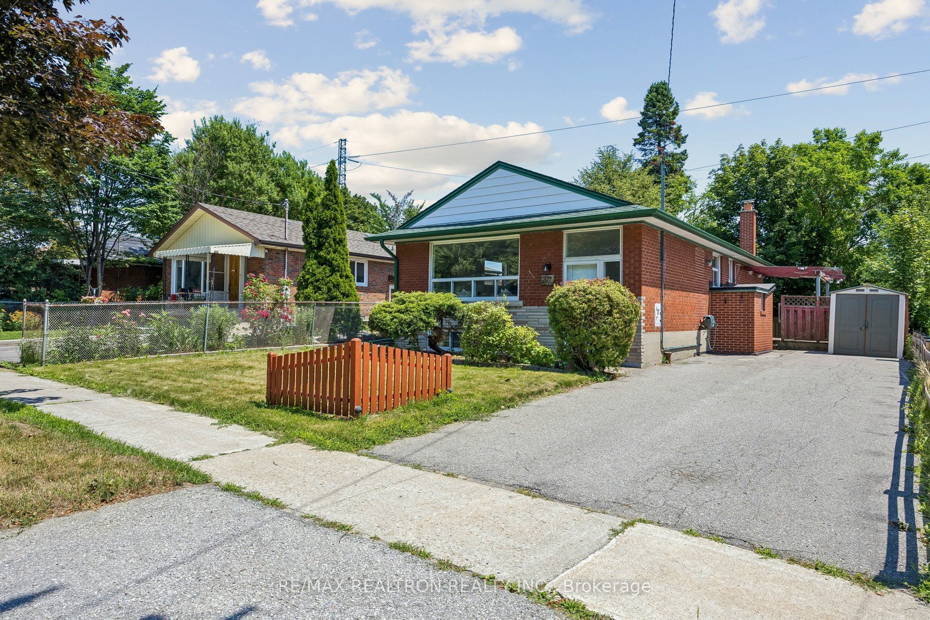 17 Chancellor Drive, Toronto, ON M1G 2W4 photo 2