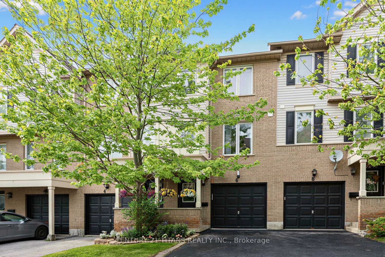 6 Mcgonigal Lane, Ajax, ON L1T 4G9
