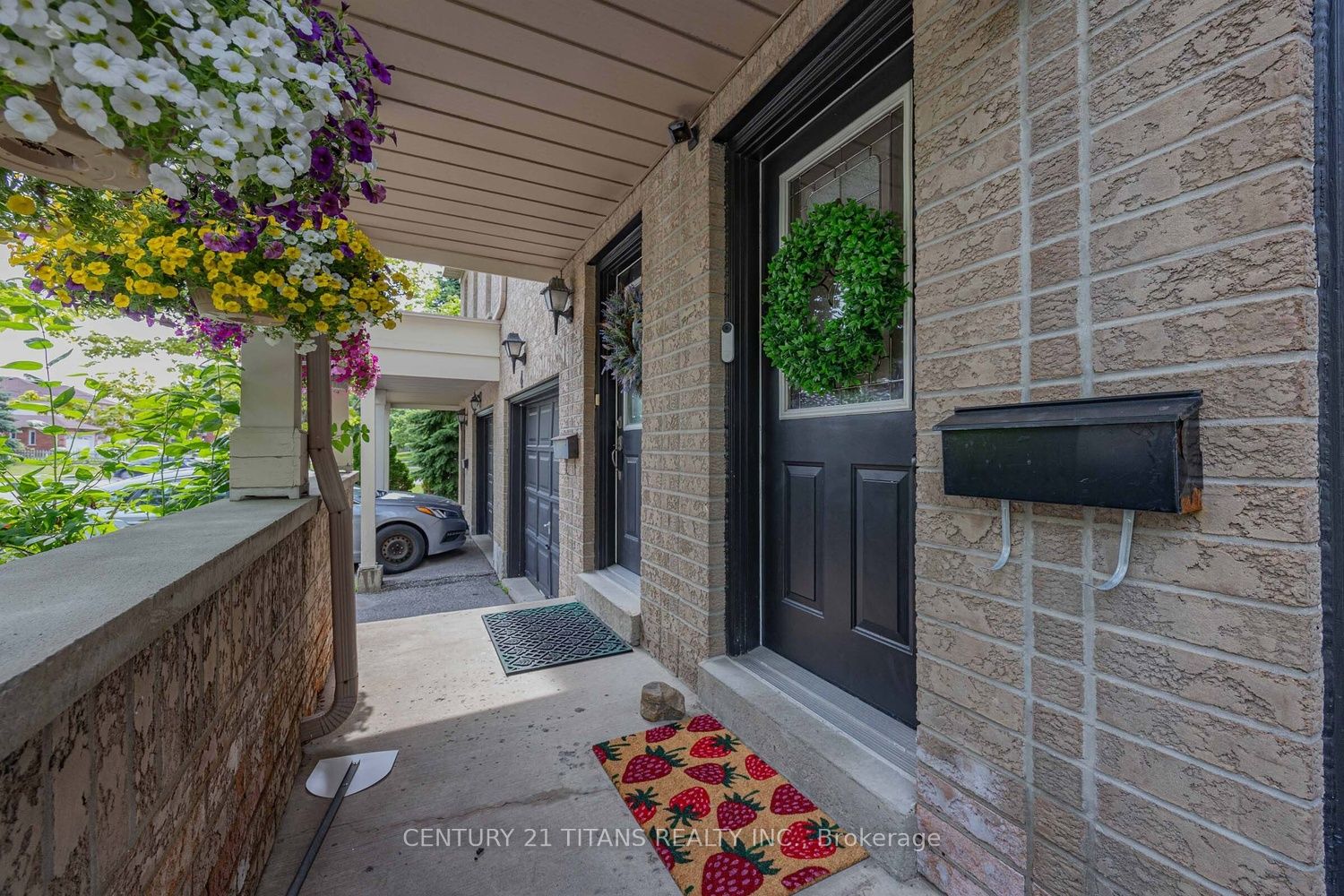 6 Mcgonigal Lane, Ajax, ON L1T 4G9 photo 3
