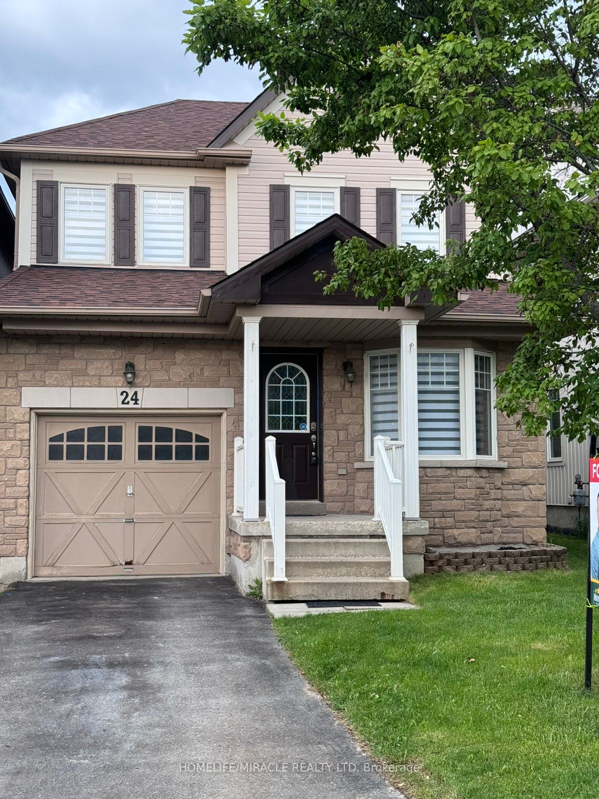 24 Settler's Court, Whitby, ON L1M 2L3