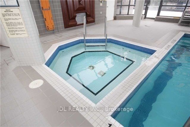 88 Alton Towers Circle 410, Toronto, ON M1V 5C5 photo 4