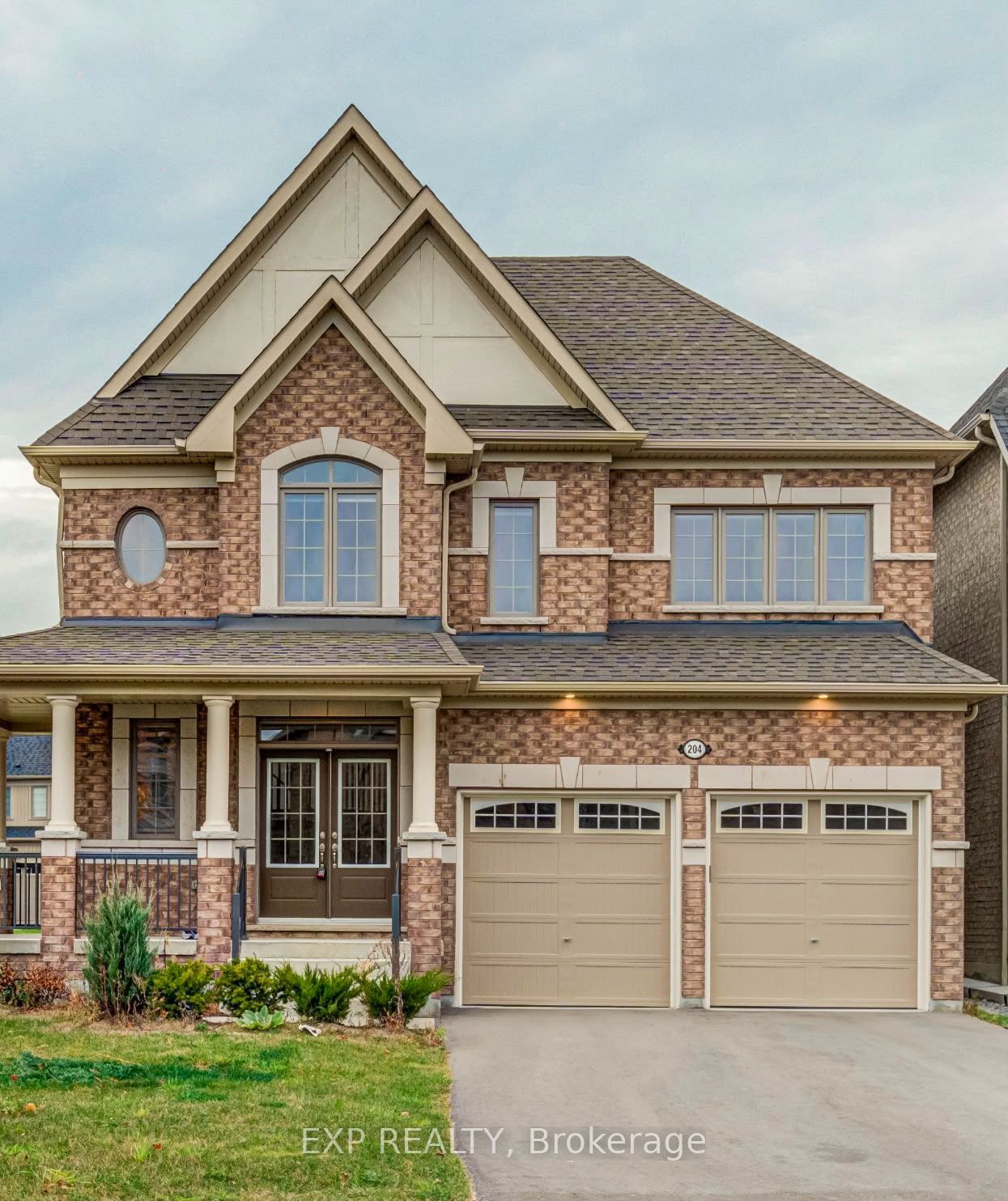 204 Miyako Court, Oshawa, ON L1H 7K4