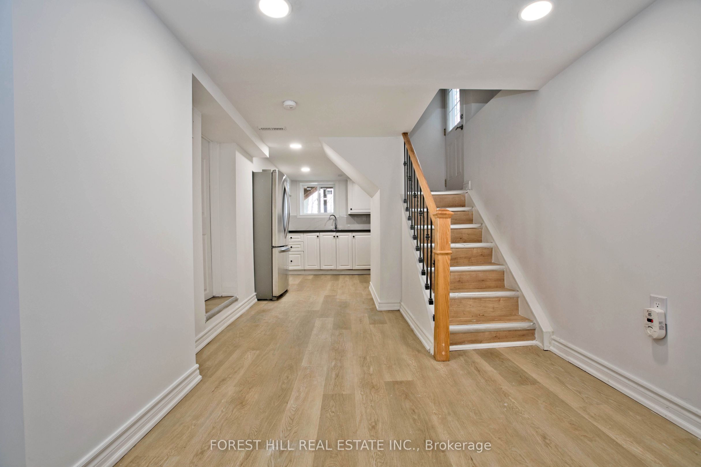 63 Pinegrove Avenue, Toronto, ON M1N 2G3 photo 2
