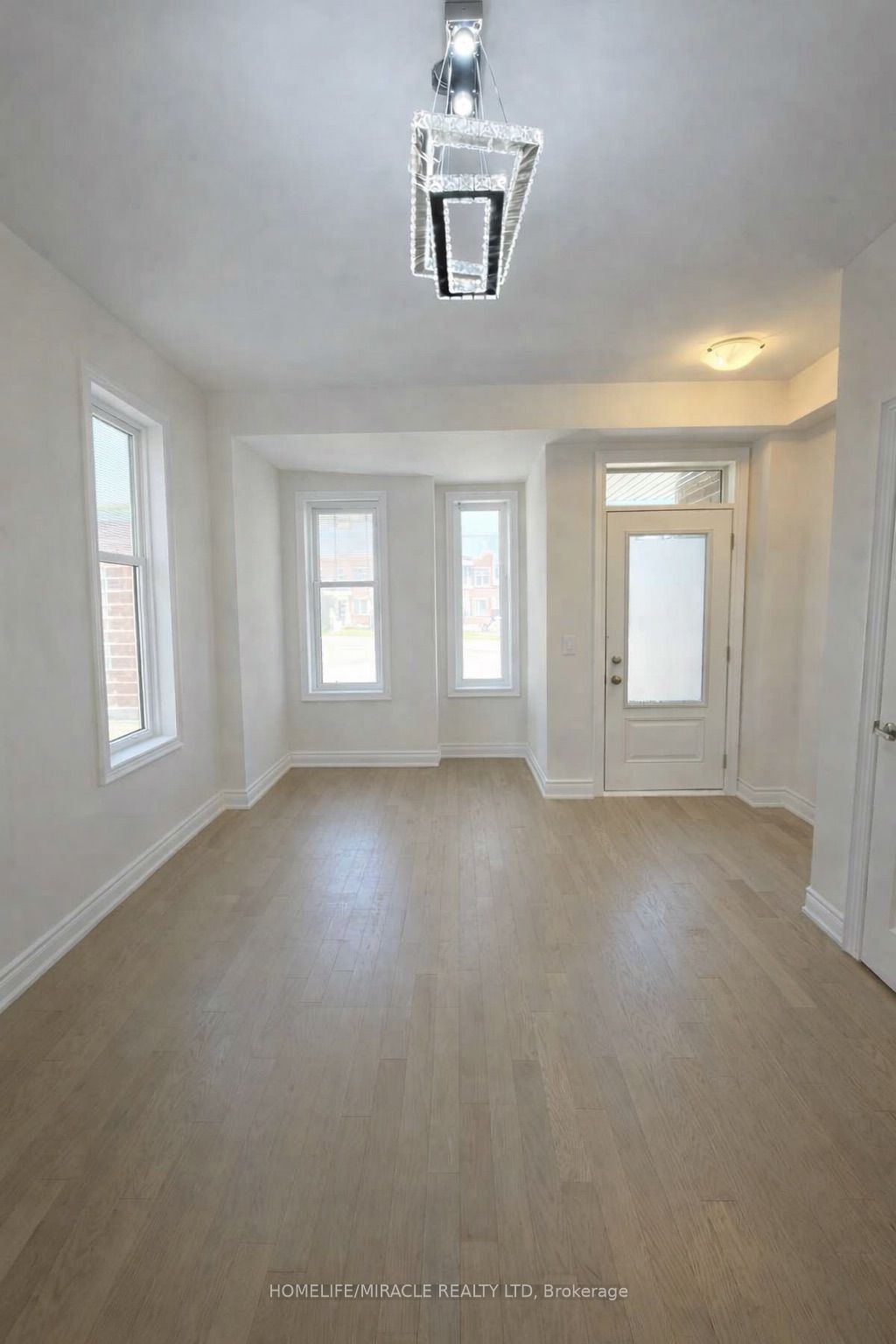 2856 Whites Road, Pickering, ON L1X 0R6 photo 4