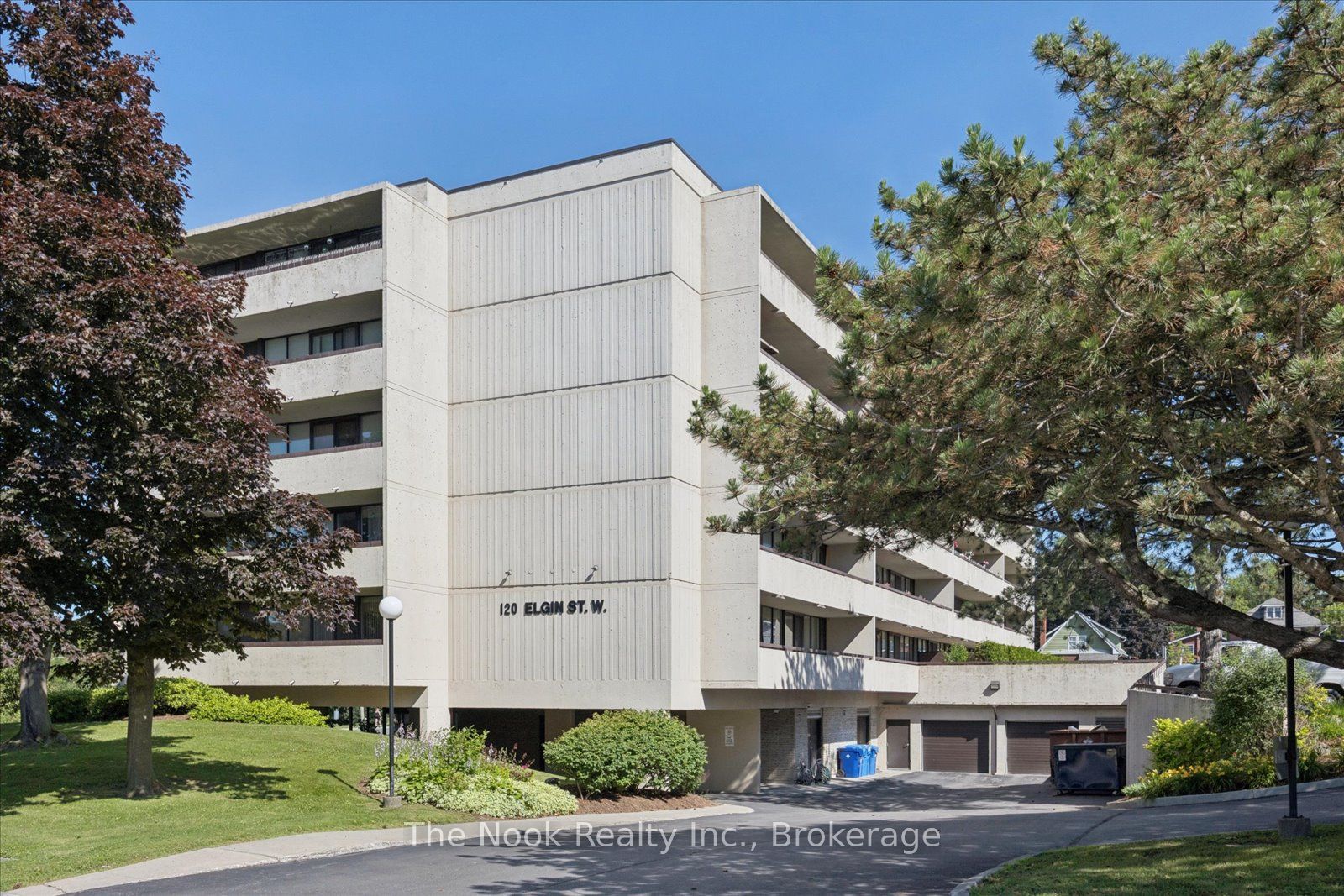 120 Elgin Street W 304, Oshawa, ON L1G 1S7 photo 2
