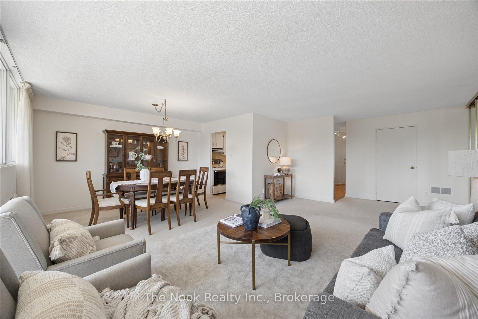 120 Elgin Street W 304, Oshawa, ON L1G 1S7 photo 4