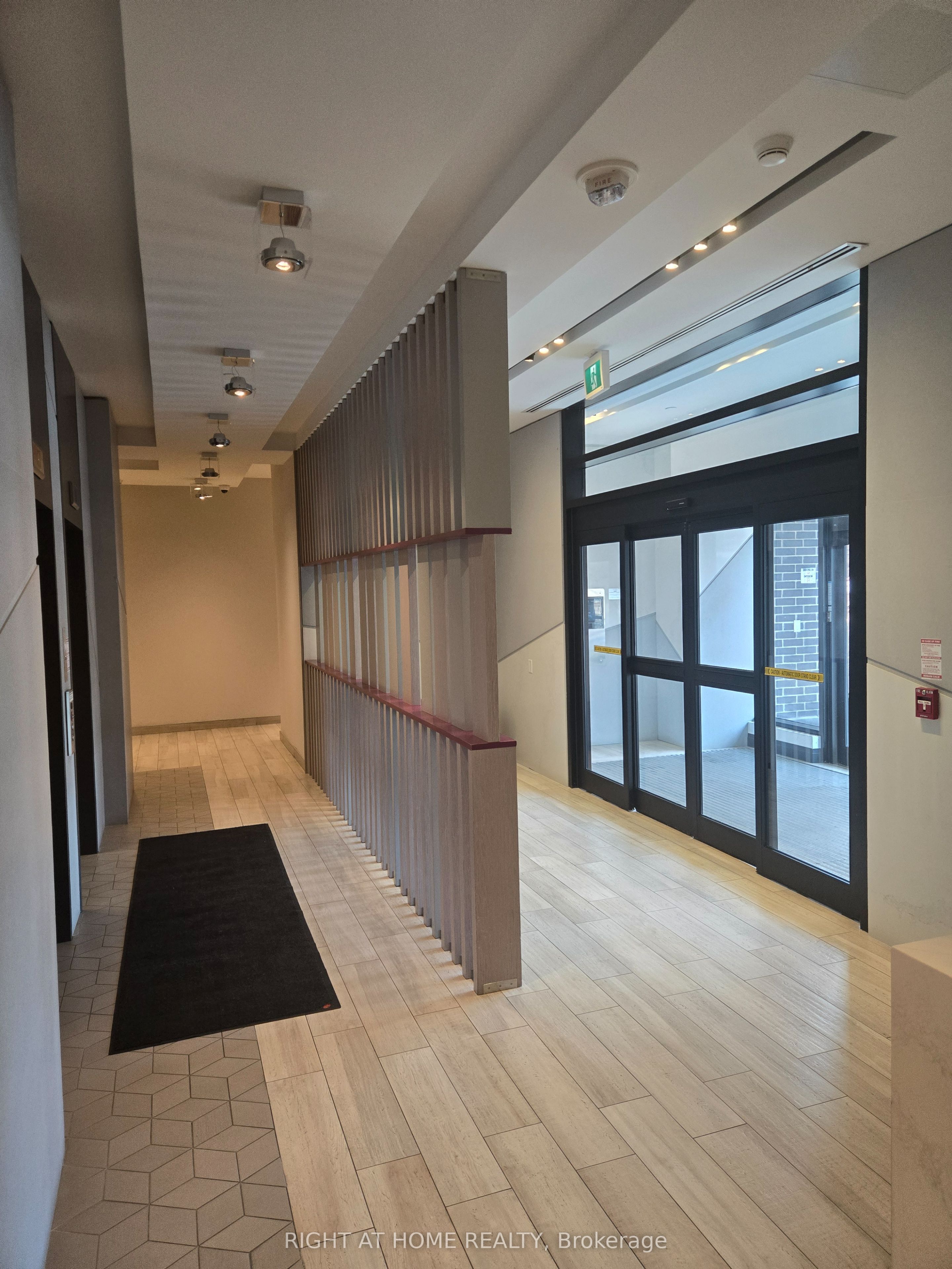 2301 Danforth Avenue 715, Toronto, ON M4C 0A7 photo 3