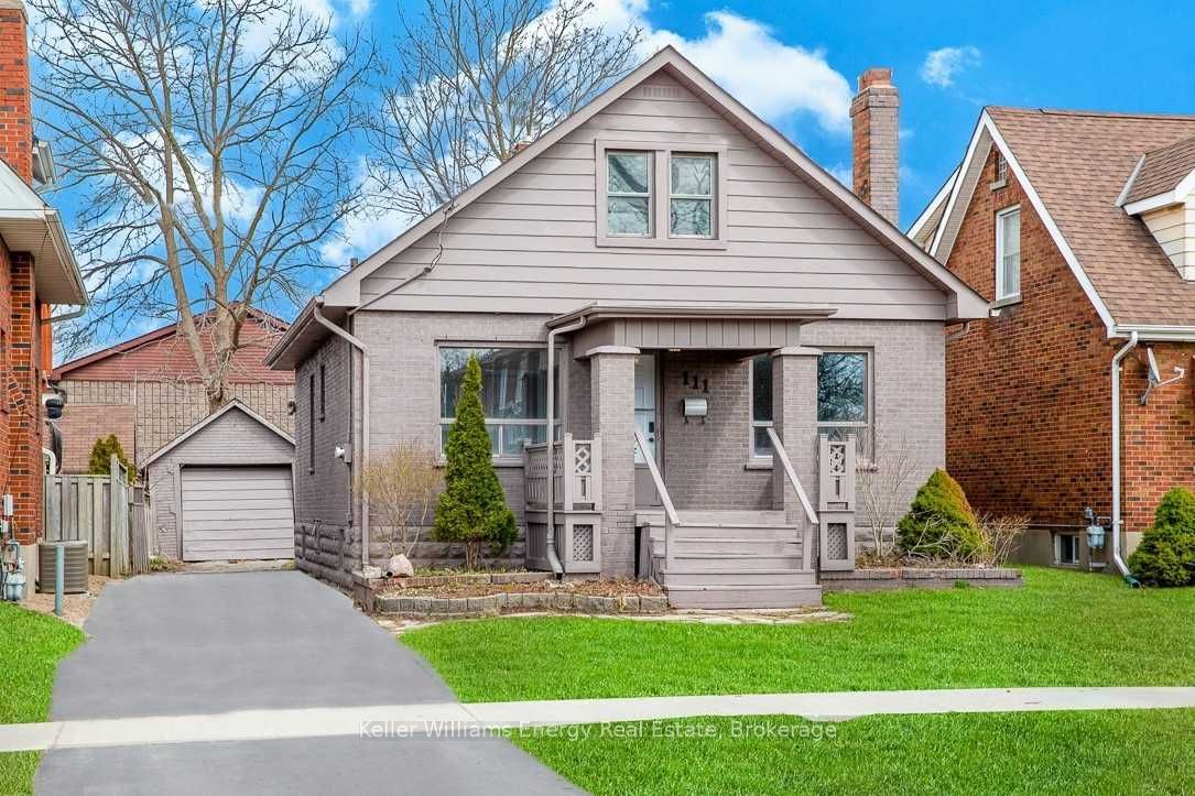 111 Oshawa Boulevard S, Oshawa, ON L1H 5R4
