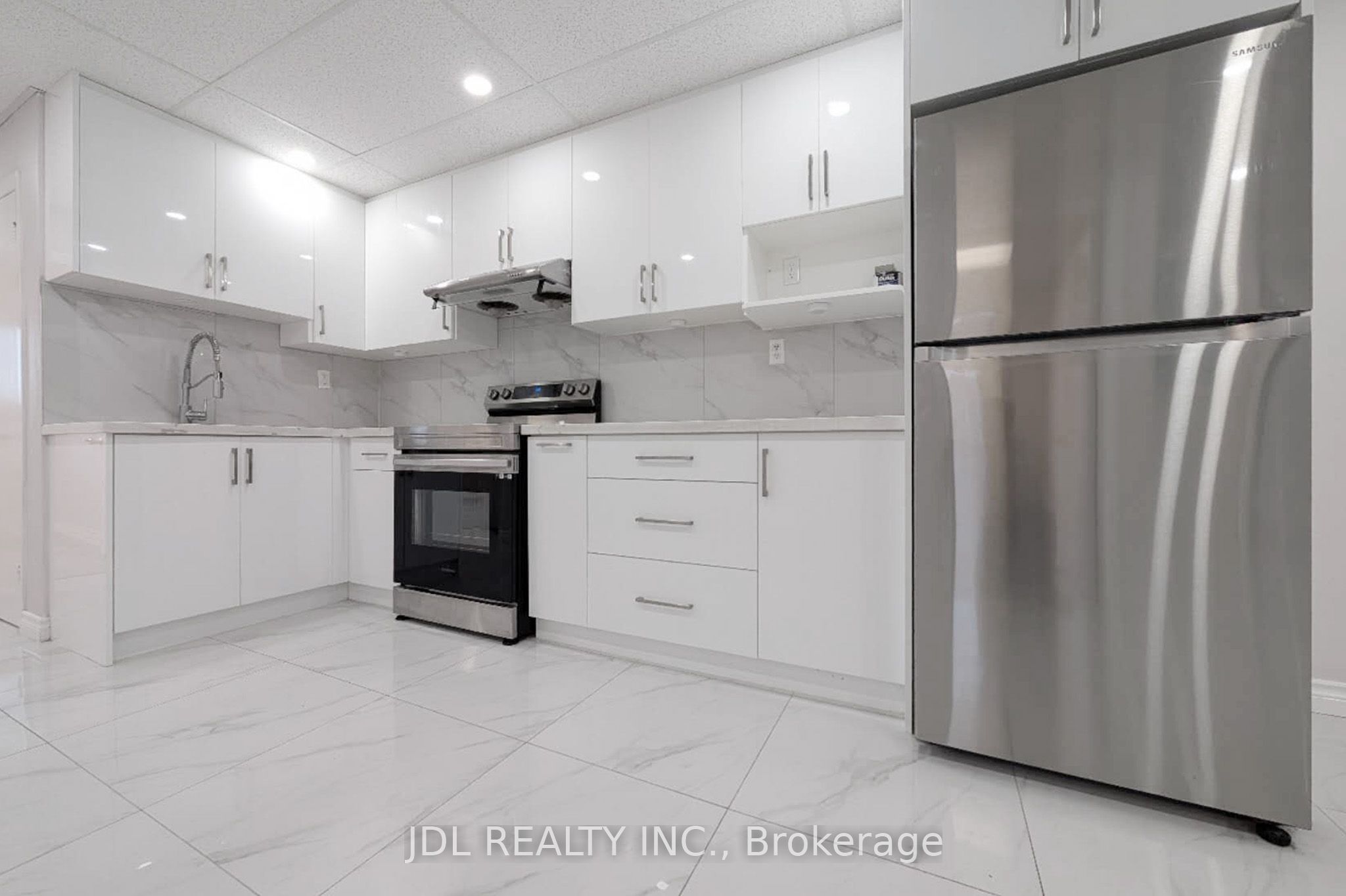 1954 Danforth Avenue 2nd Floor, Toronto, ON M4C 1J4 photo 4