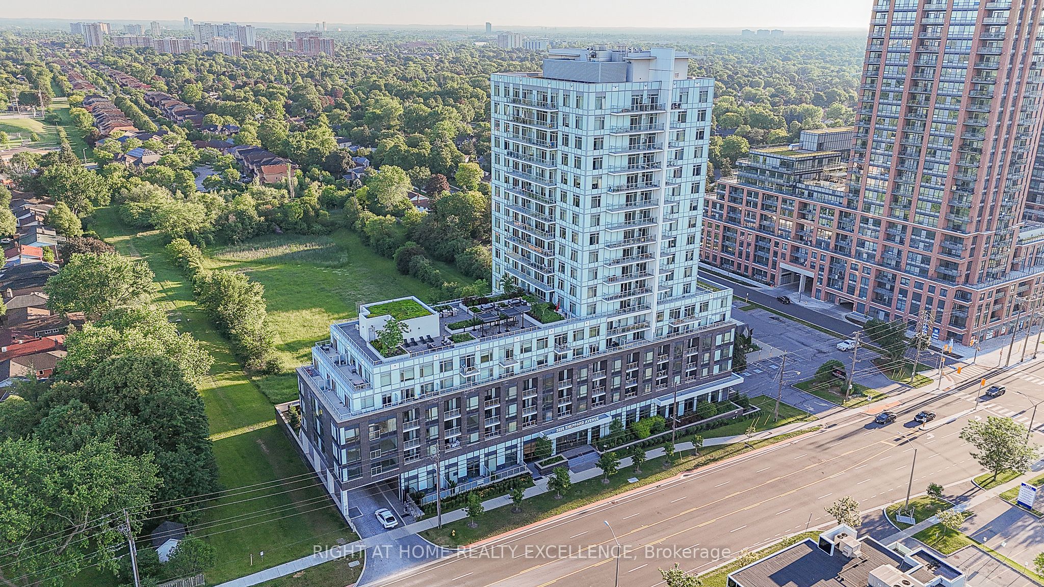 3220 Sheppard Avenue 1404, Toronto, ON M1T 0B7 photo 2