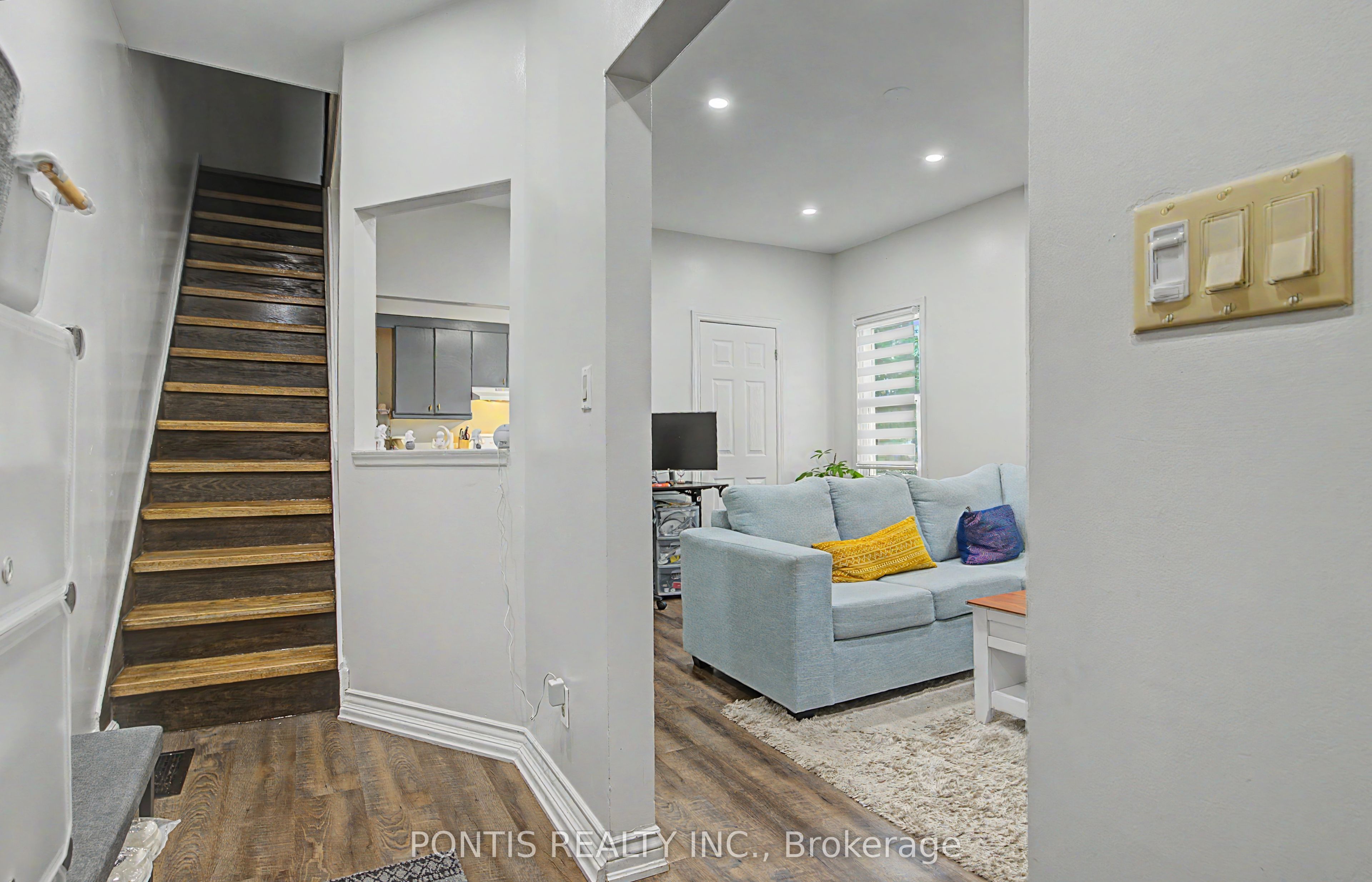 2 Liberty Street S, Clarington, ON L1C 2N2 photo 5