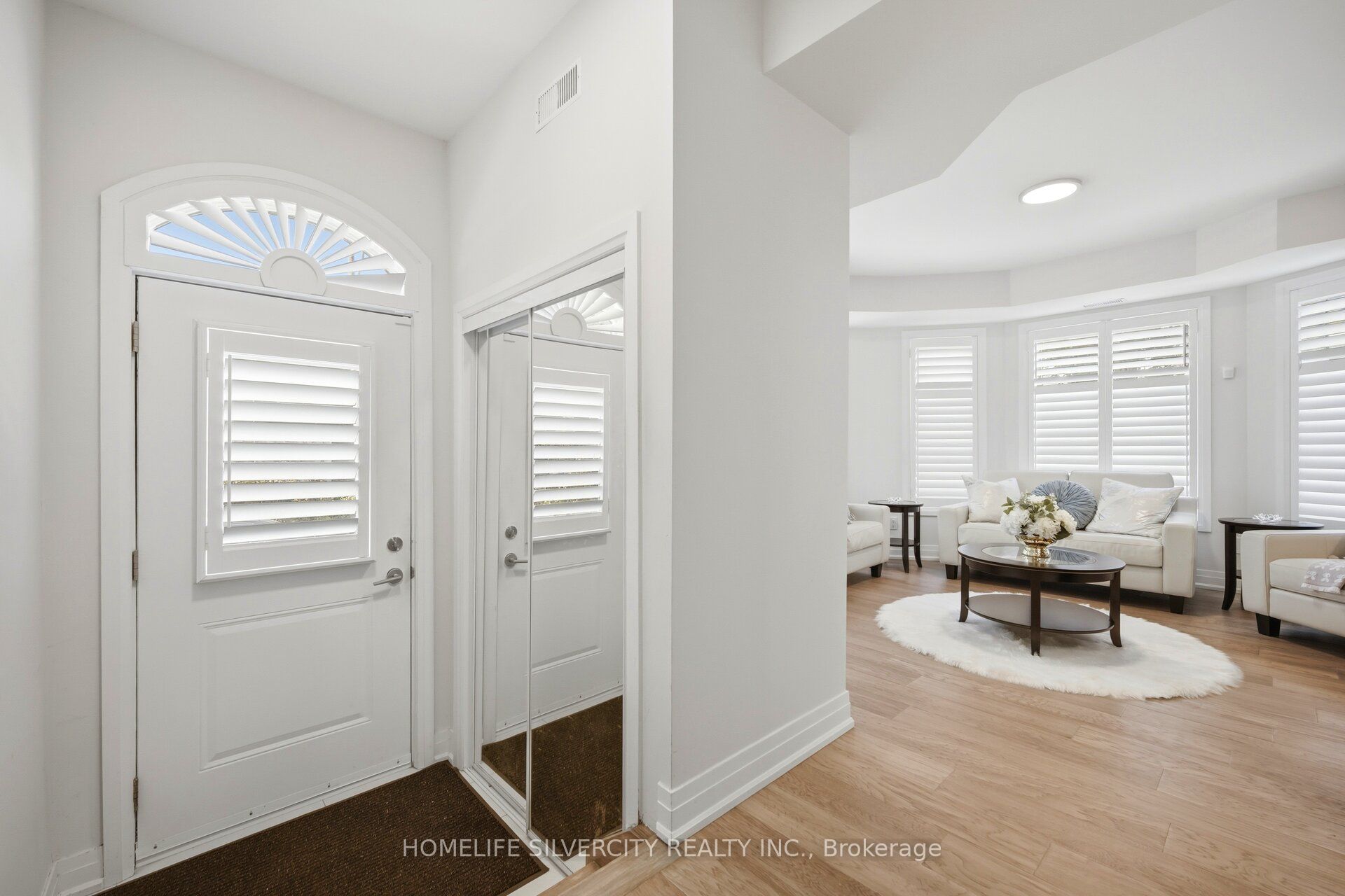 35 Somers Avenue 1, Toronto, ON M4J 1W2 photo 2