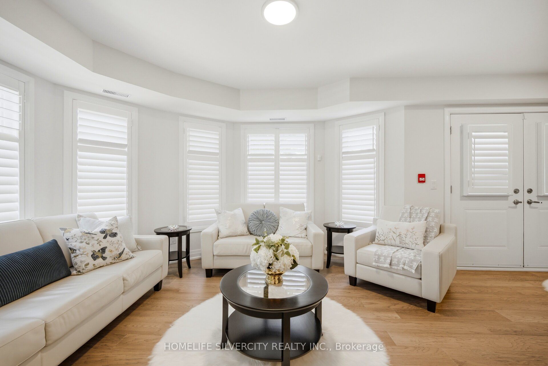 35 Somers Avenue 1, Toronto, ON M4J 1W2 photo 3