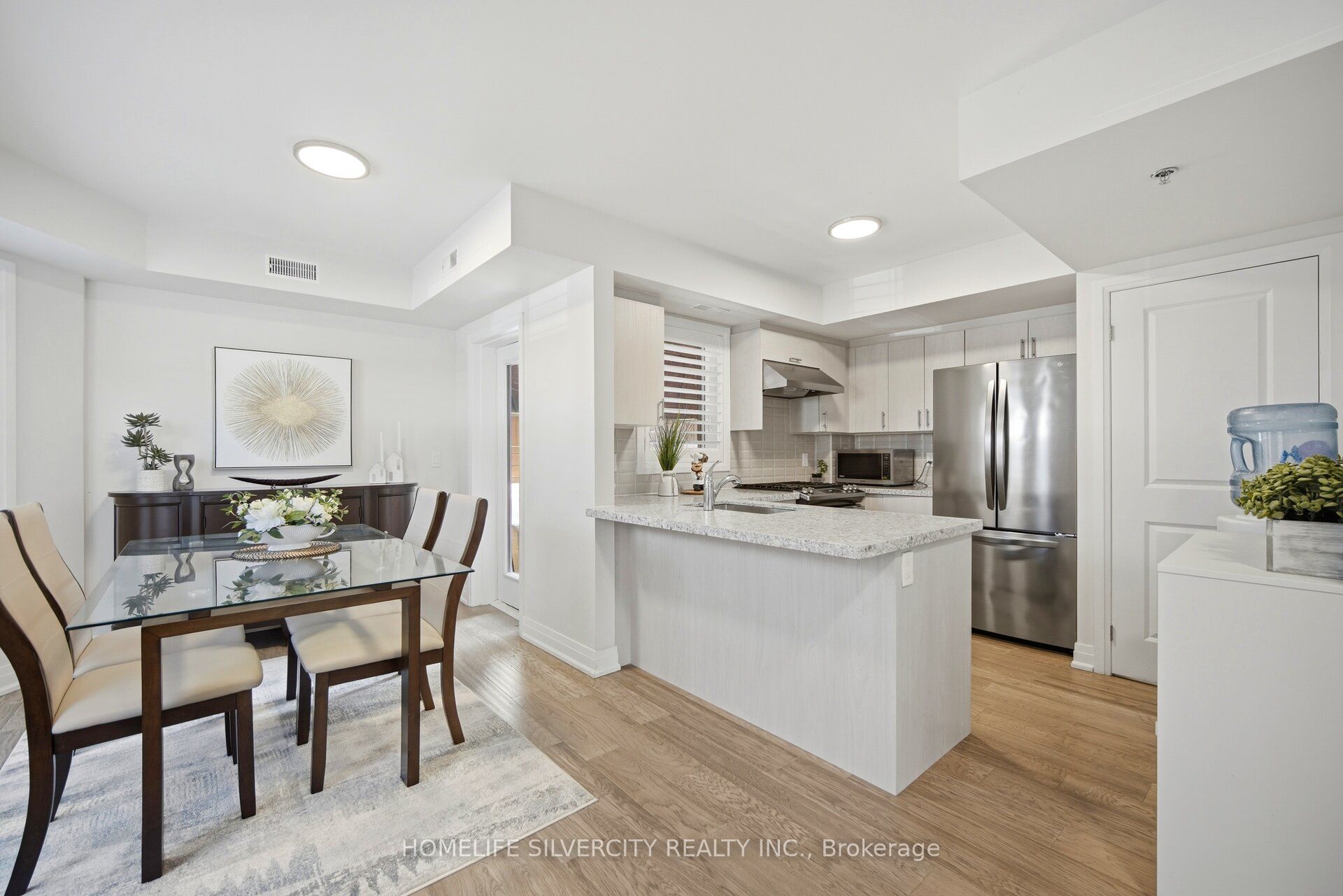 35 Somers Avenue 1, Toronto, ON M4J 1W2 photo 4