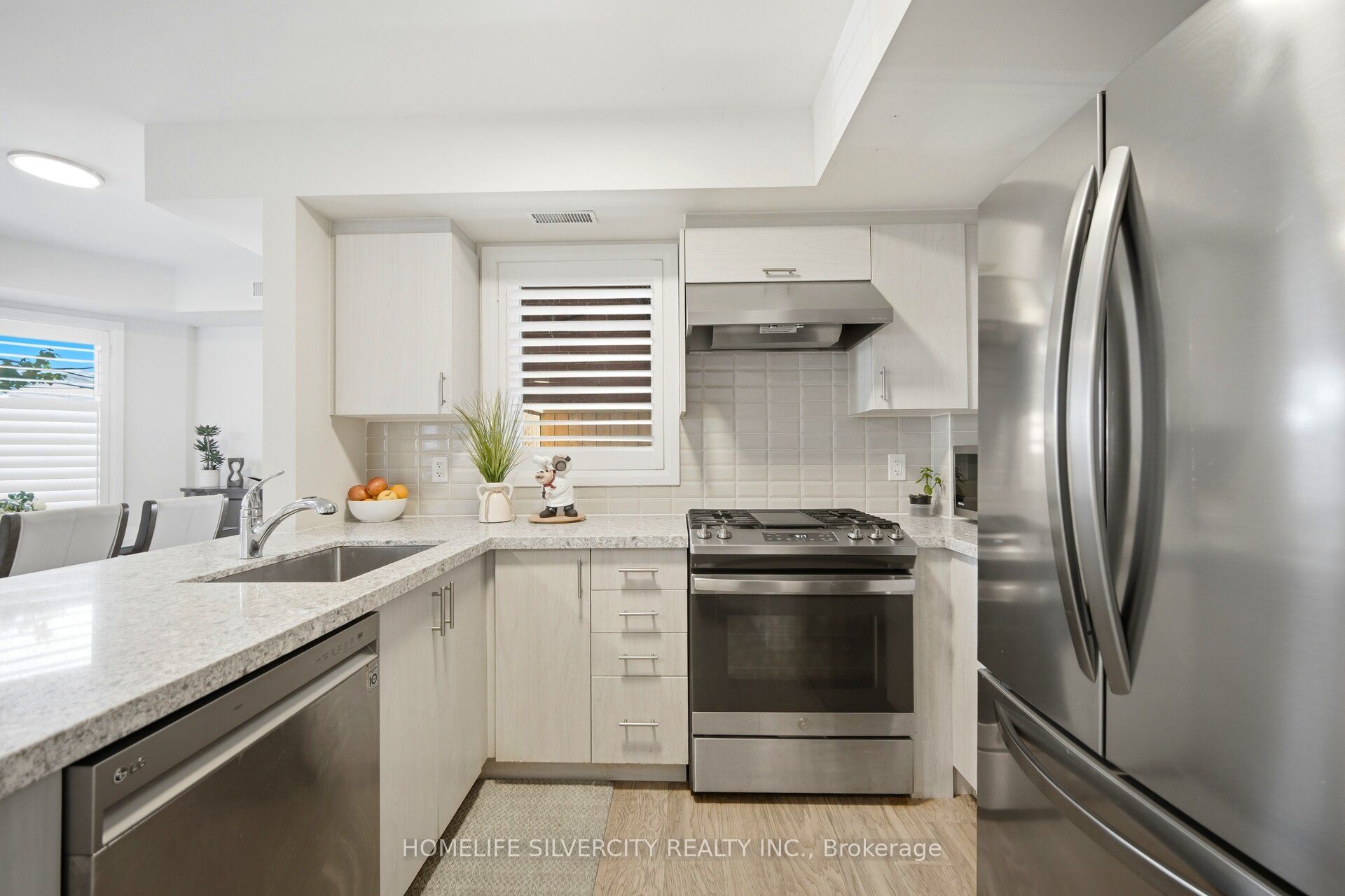 35 Somers Avenue 1, Toronto, ON M4J 1W2 photo 5