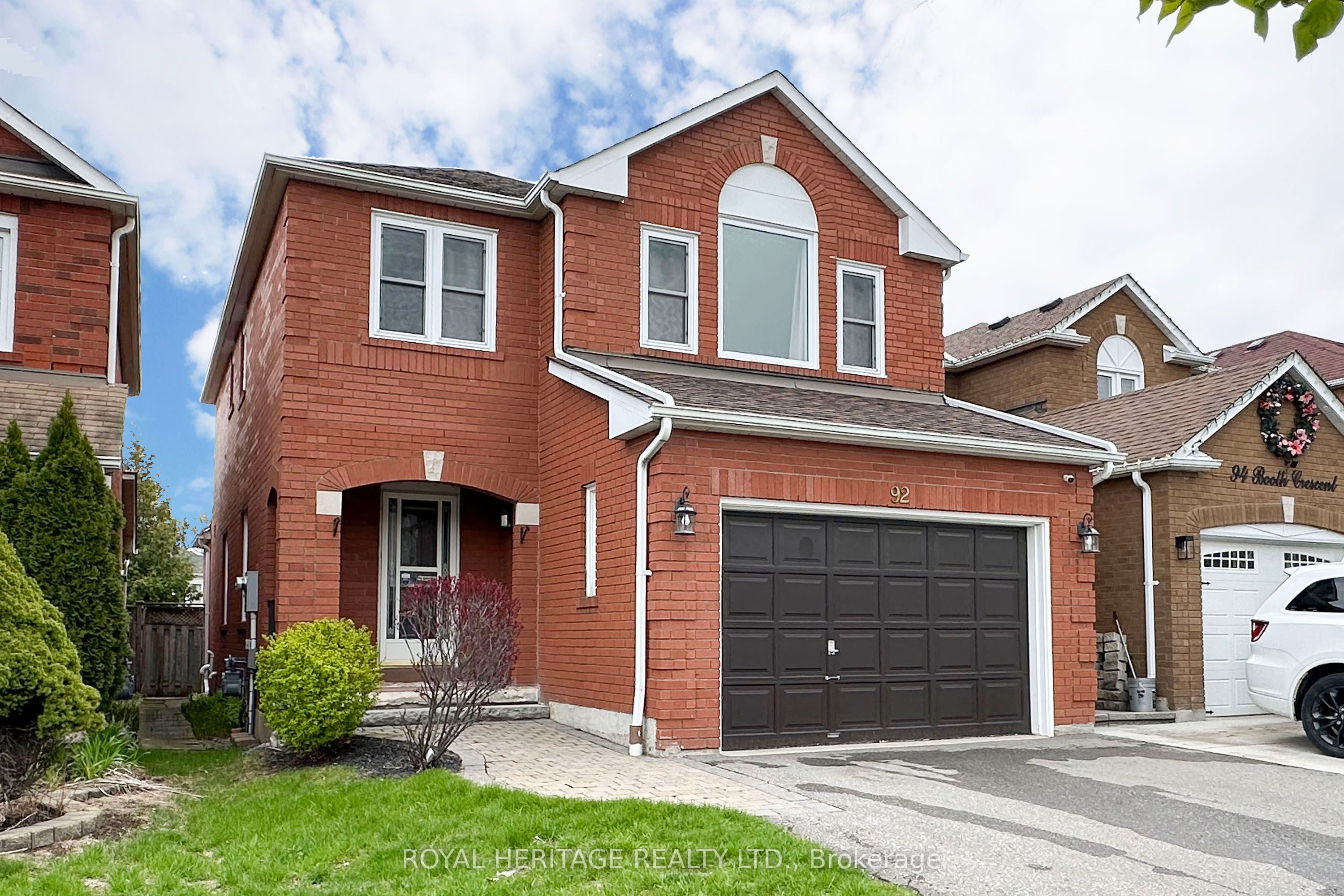 92 Booth Crescent, Ajax, ON L1Z 1H7 photo 2