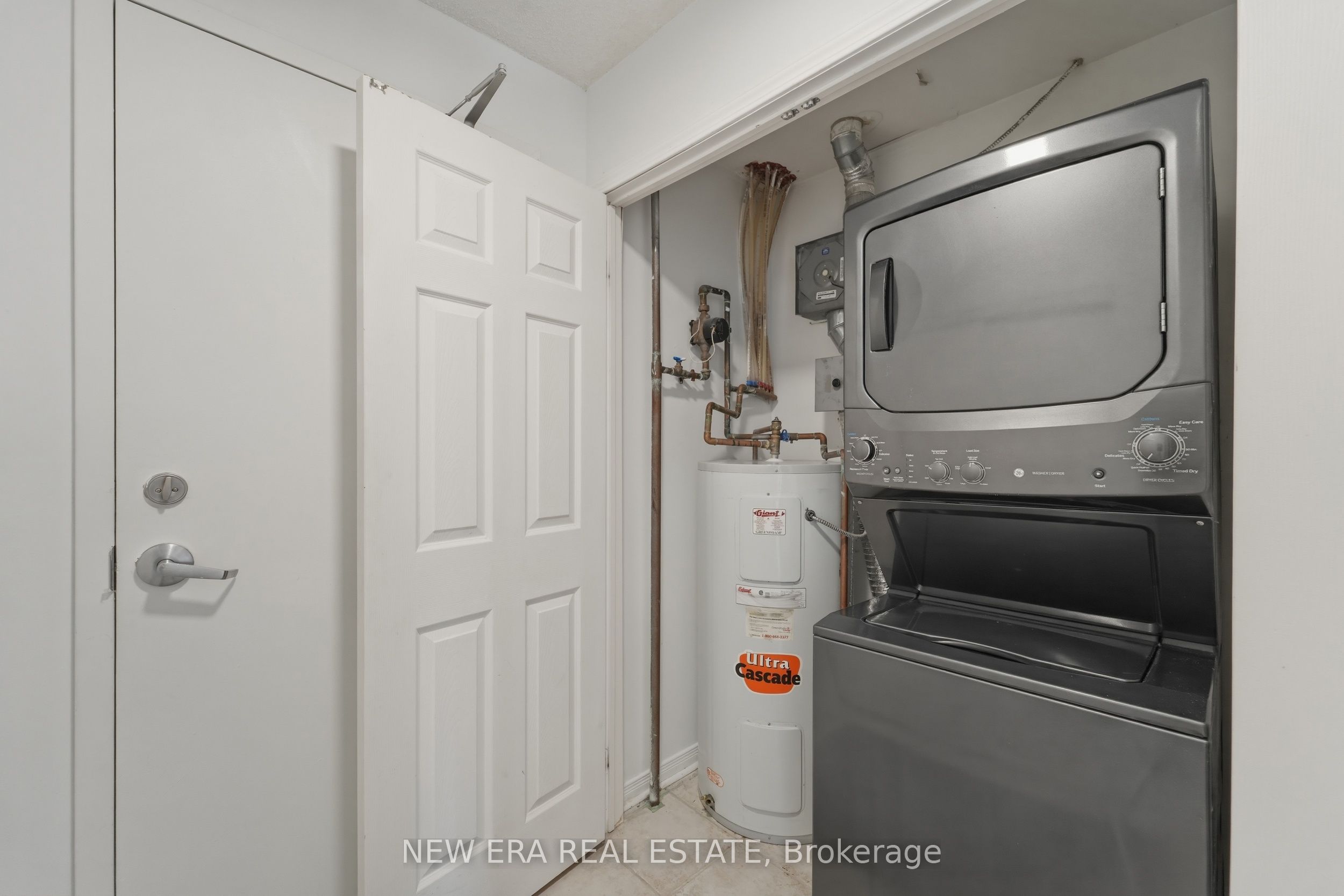 106 Aspen Springs Drive 109, Clarington, ON L1C 5N3 photo 5