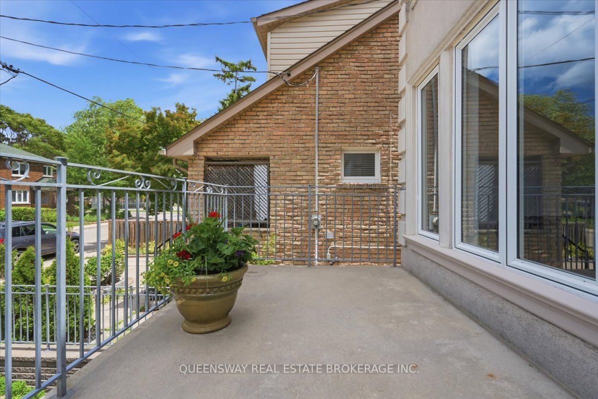 83 Floyd Avenue, Toronto, ON M4K 2B3 photo 4