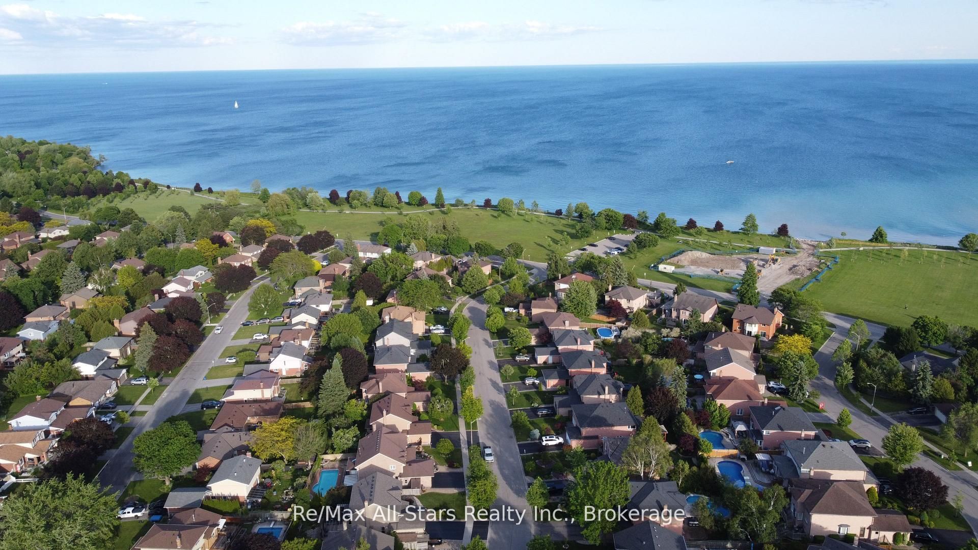 20 Love Crescent, Ajax, ON L1S 4T1 photo 4