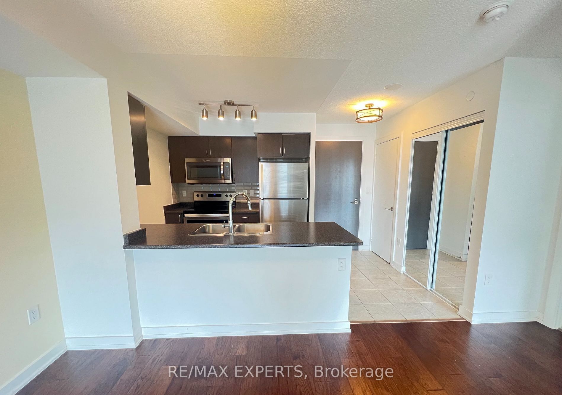 1346 Danforth Road 1216, Toronto, ON M1J 0A9 photo 3