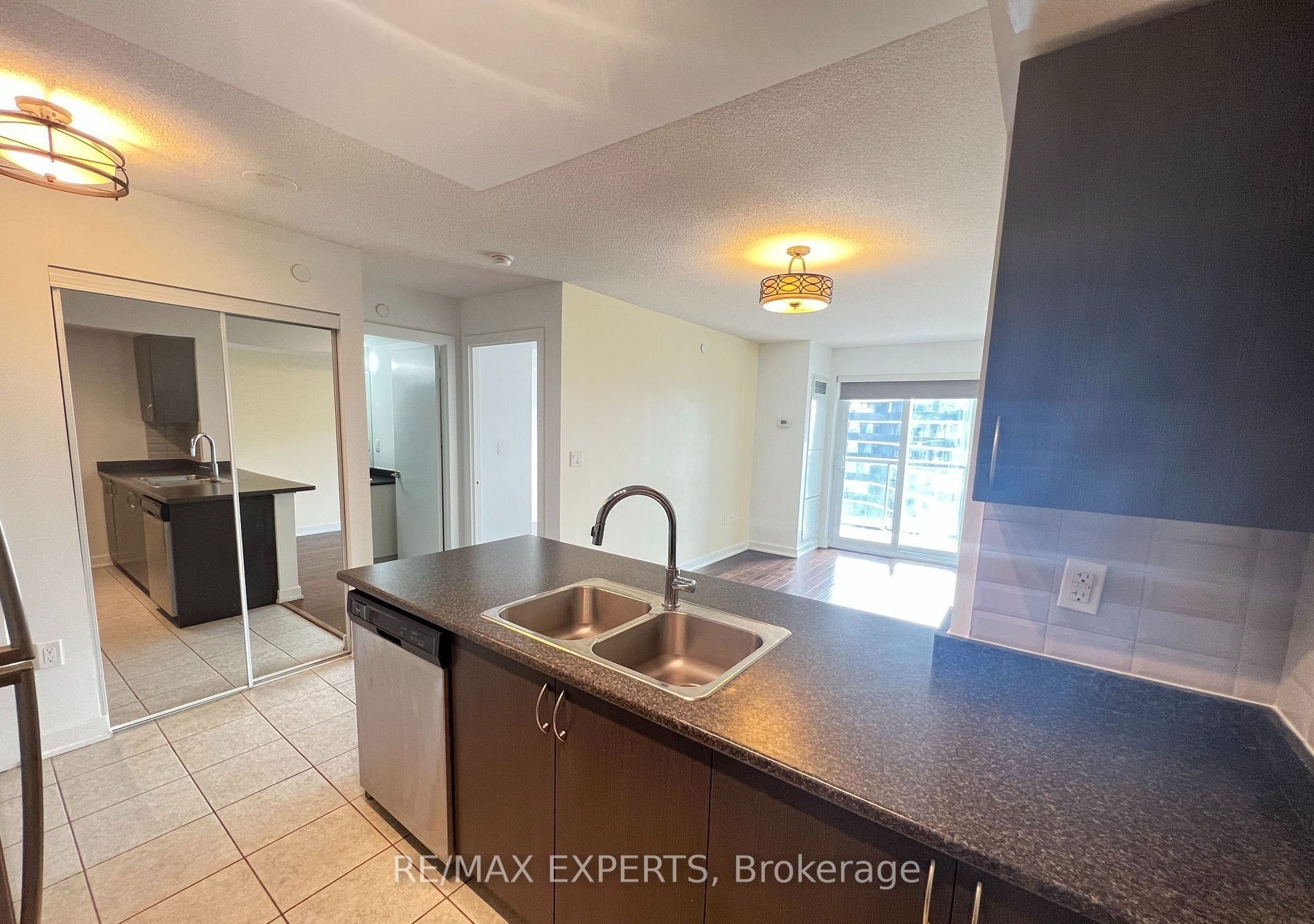 1346 Danforth Road 1216, Toronto, ON M1J 0A9 photo 5