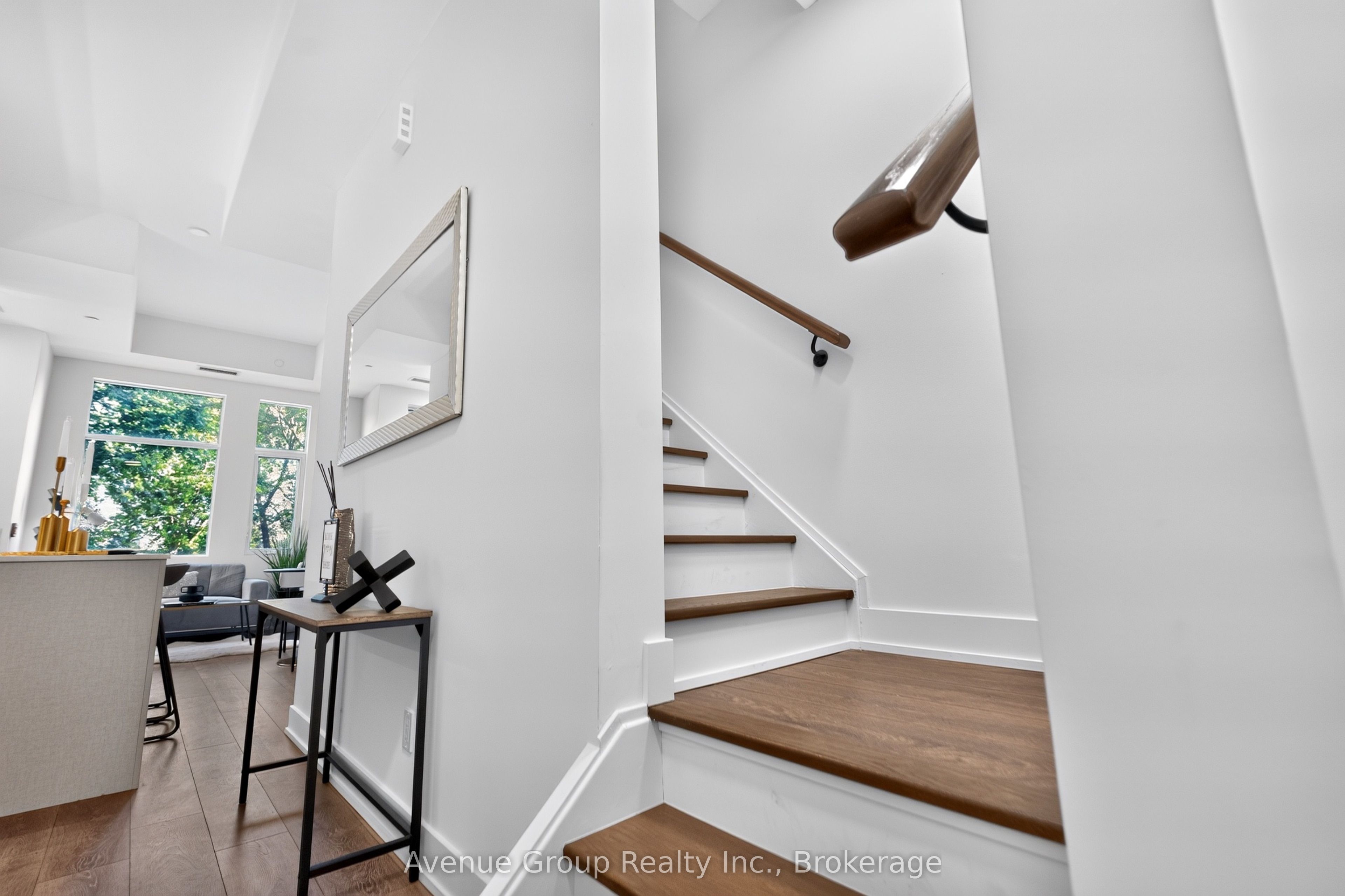 1285 Queen Street E TH58, Toronto, ON M4L 1C2 photo 3