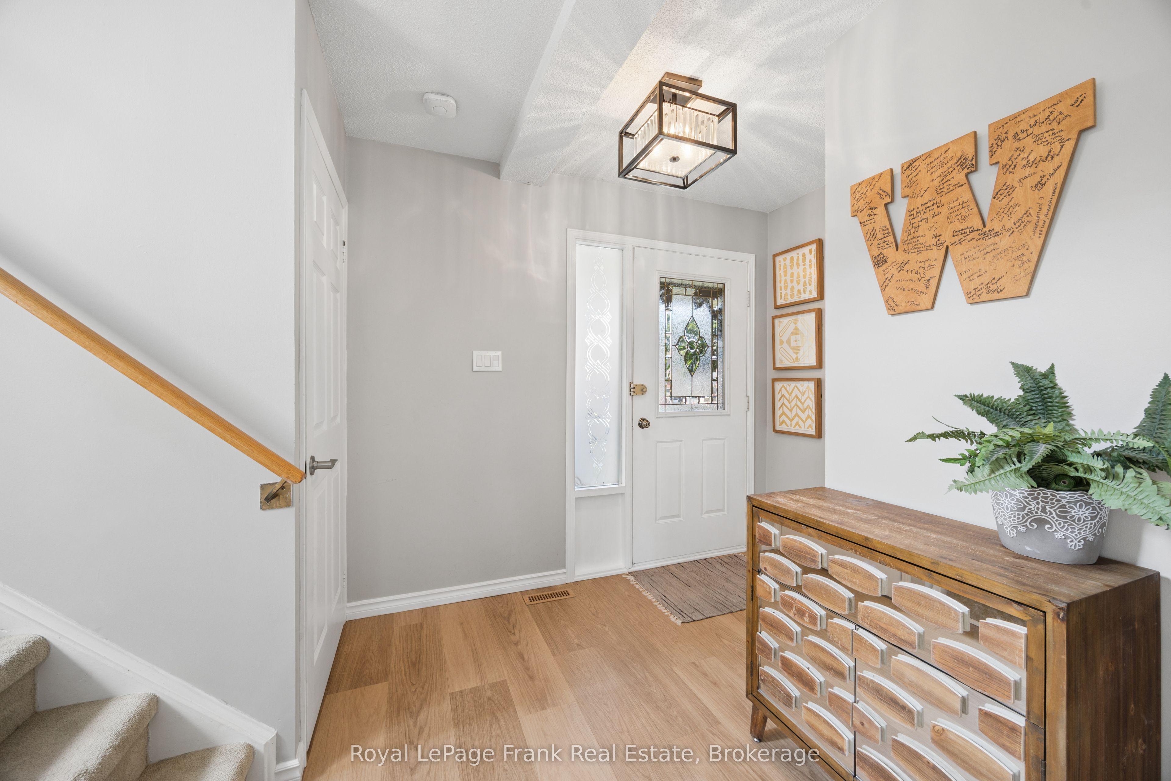 9 Giles Court, Whitby, ON L1N 8T6 photo 4