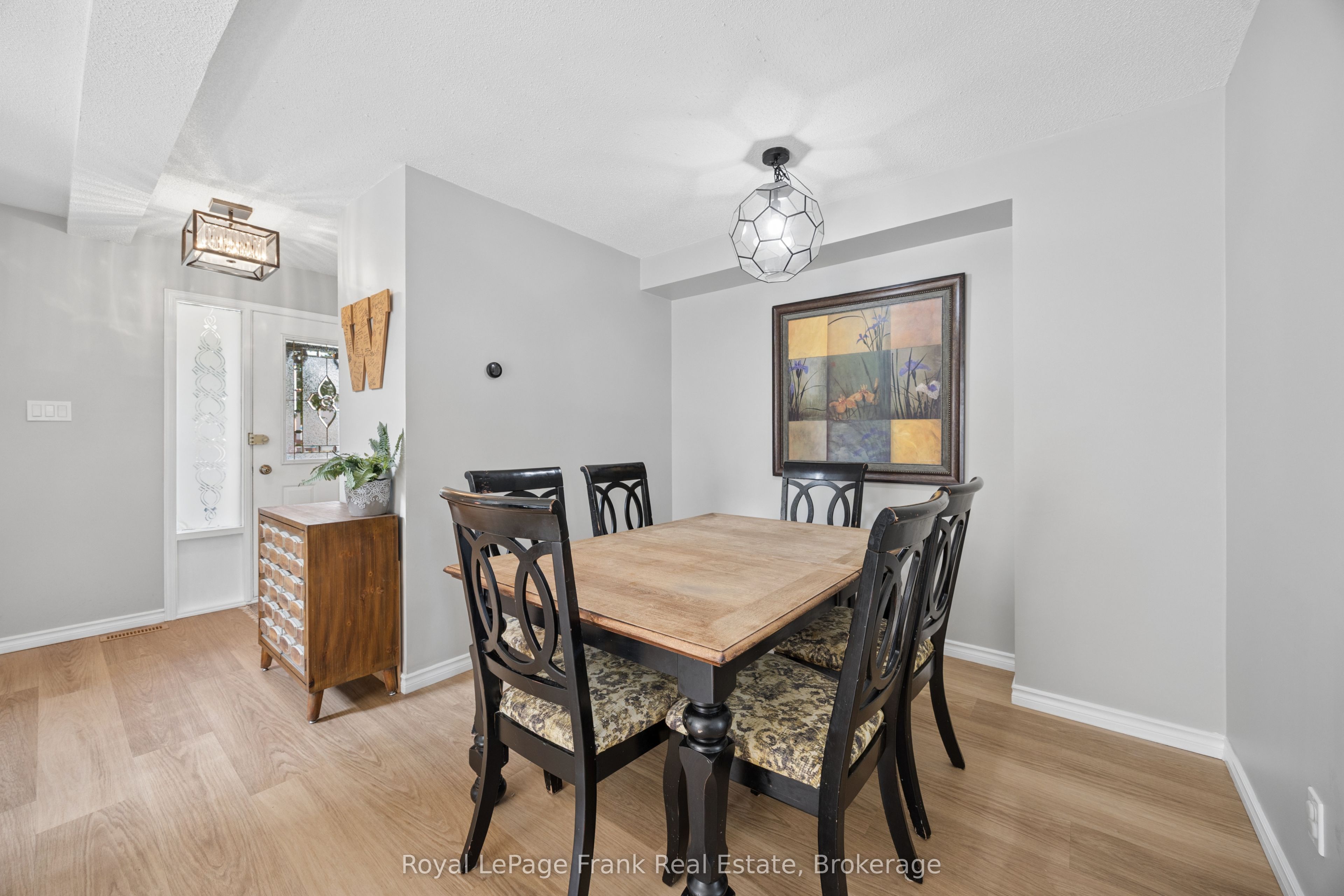 9 Giles Court, Whitby, ON L1N 8T6 photo 5