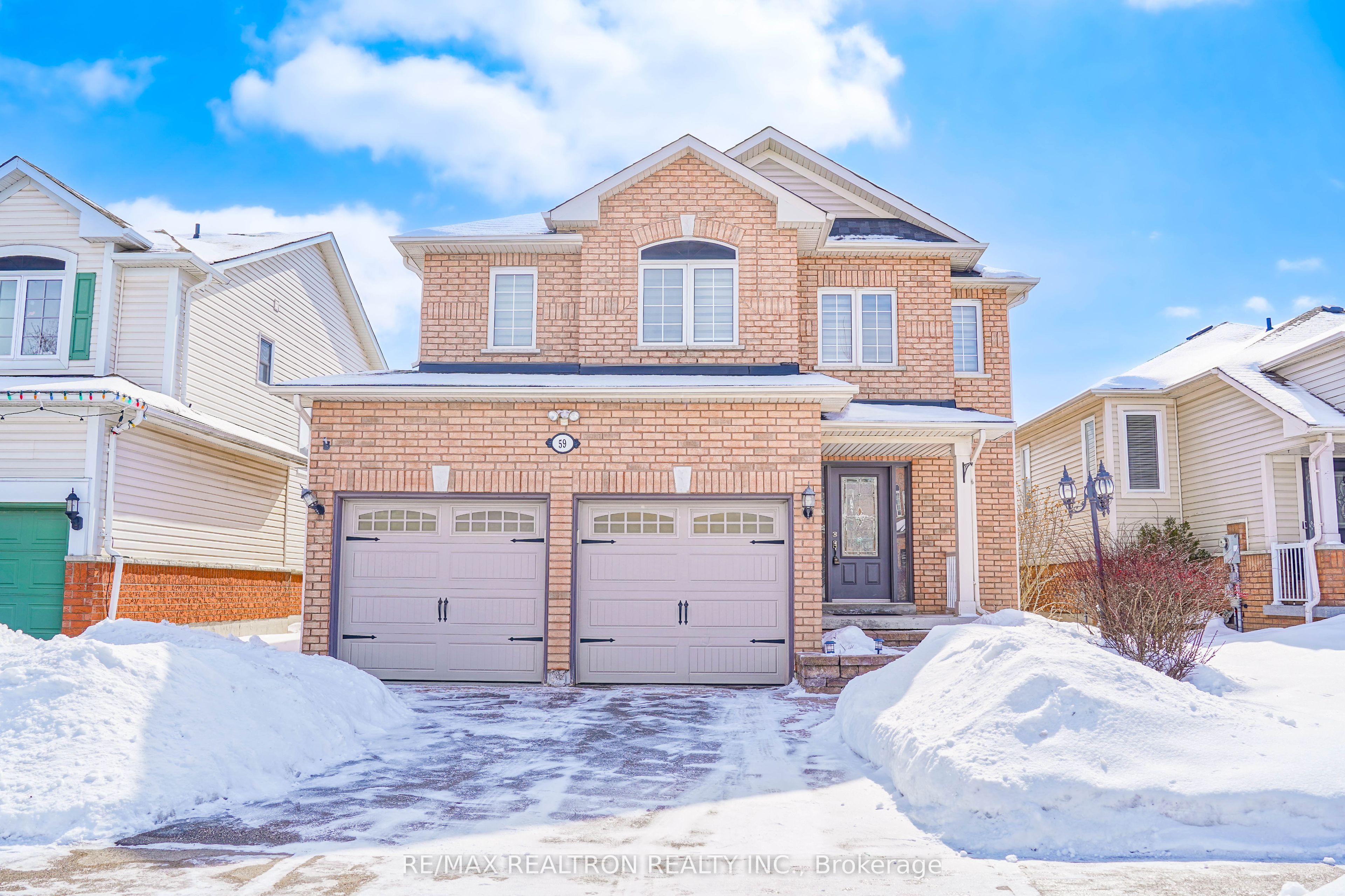 59 Scottsdale Drive, Clarington, ON L1C 5G6 photo 2