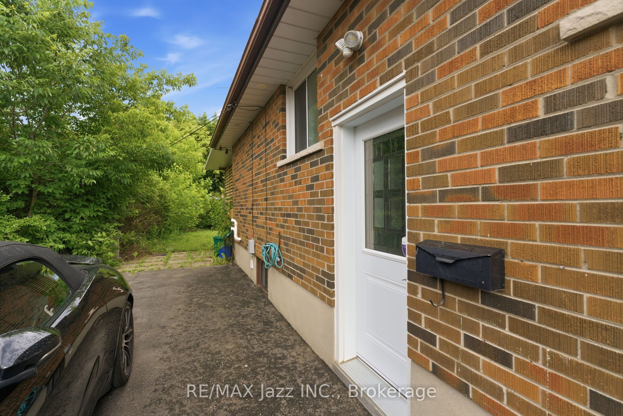 1235 Somerville Street LOWER, Oshawa, ON L1G 4L1 photo 4