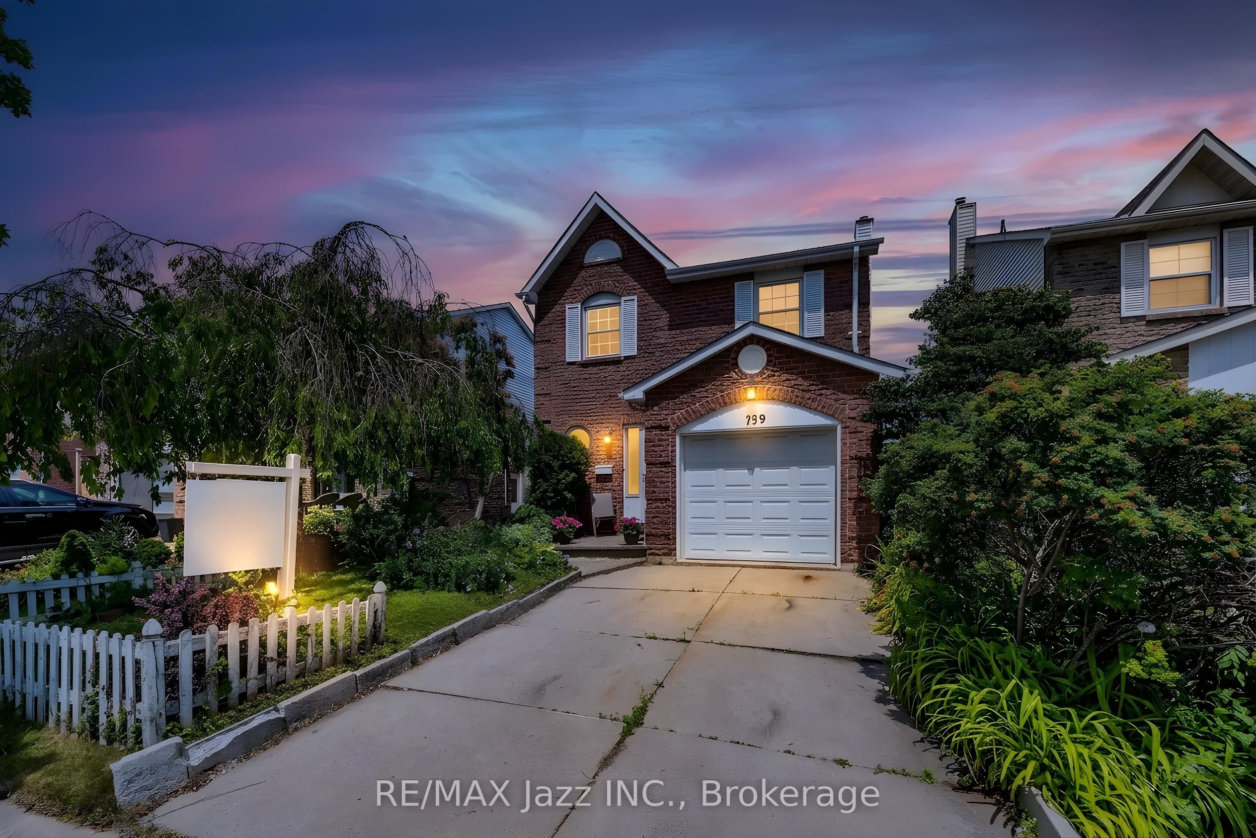 759 Cobblers Court, Pickering, ON L1V 3S2