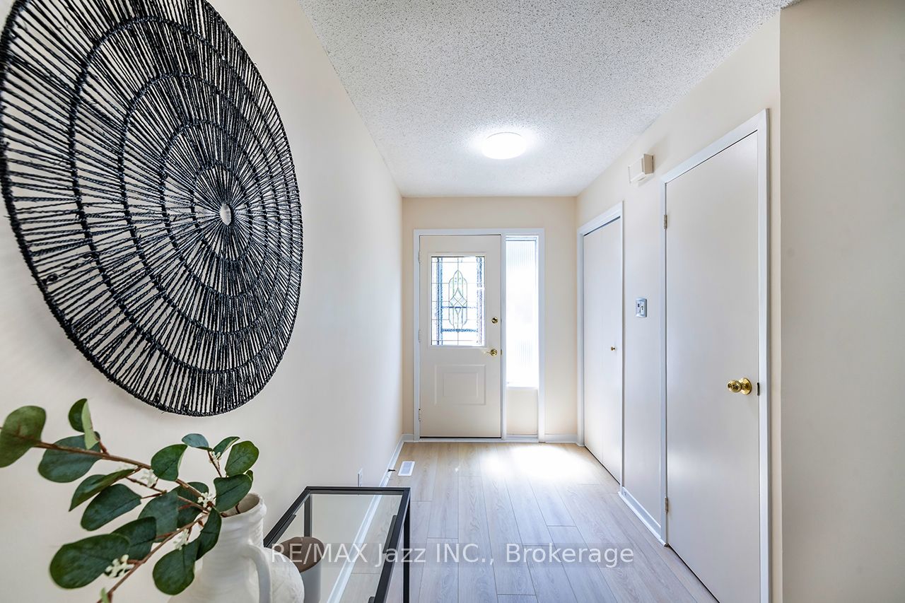 759 Cobblers Court, Pickering, ON L1V 3S2 photo 3