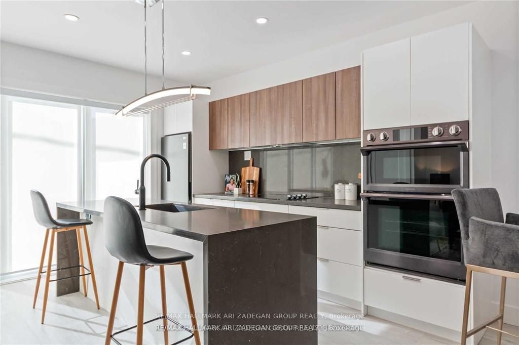 16 Minto Street 2, Toronto, ON M4L 1B6