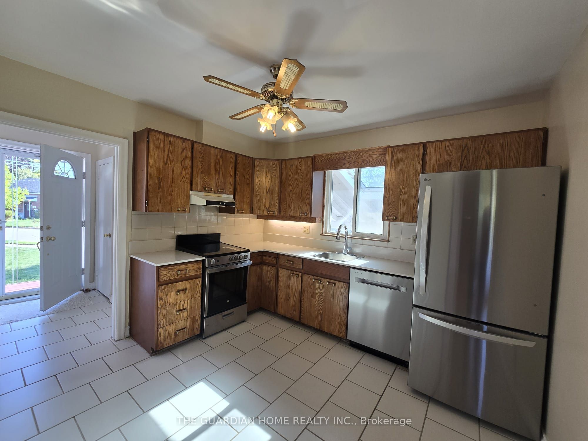 15 Princemere Crescent, Toronto, ON M1R 3W8 photo 4