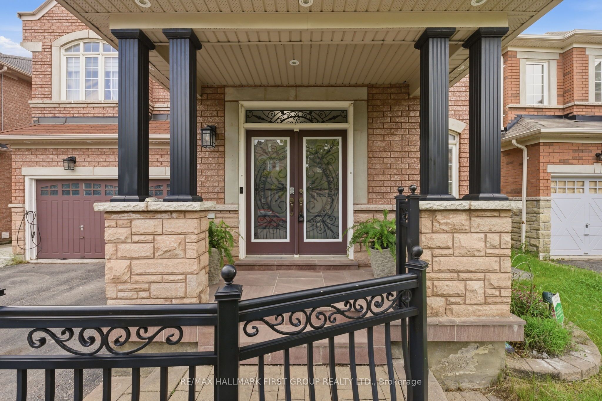 22 Cragg Crescent, Ajax, ON L1T 0E4 photo 3