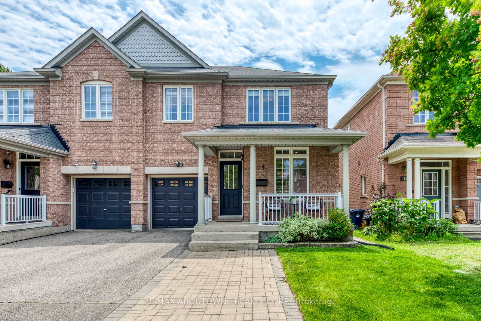 54 Dairy Drive, Toronto, ON M1L 0G2