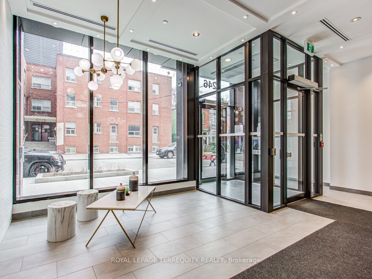 246 Logan Avenue 713, Toronto, ON M4M 0E9 photo 2