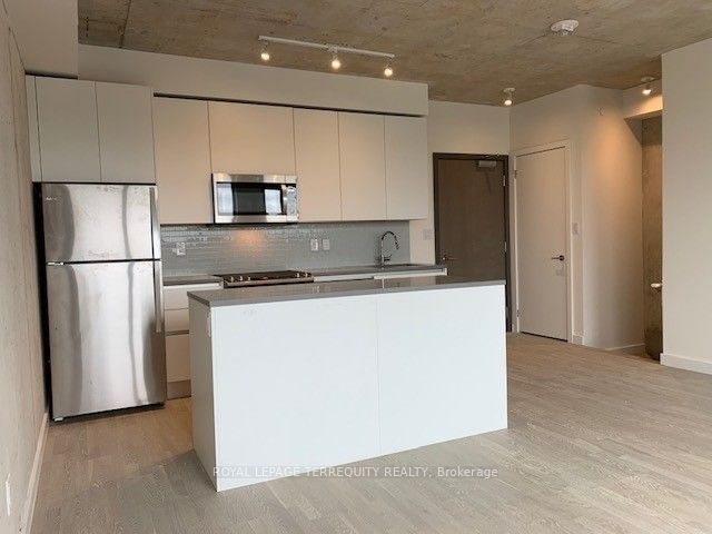 246 Logan Avenue 713, Toronto, ON M4M 0E9 photo 4