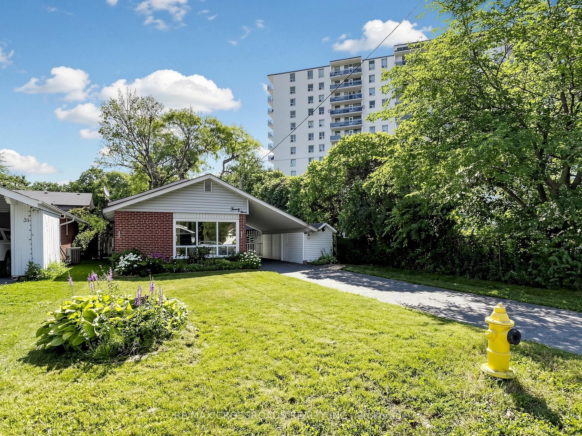 29 Orton Park Road, Toronto, ON M1G 3G2