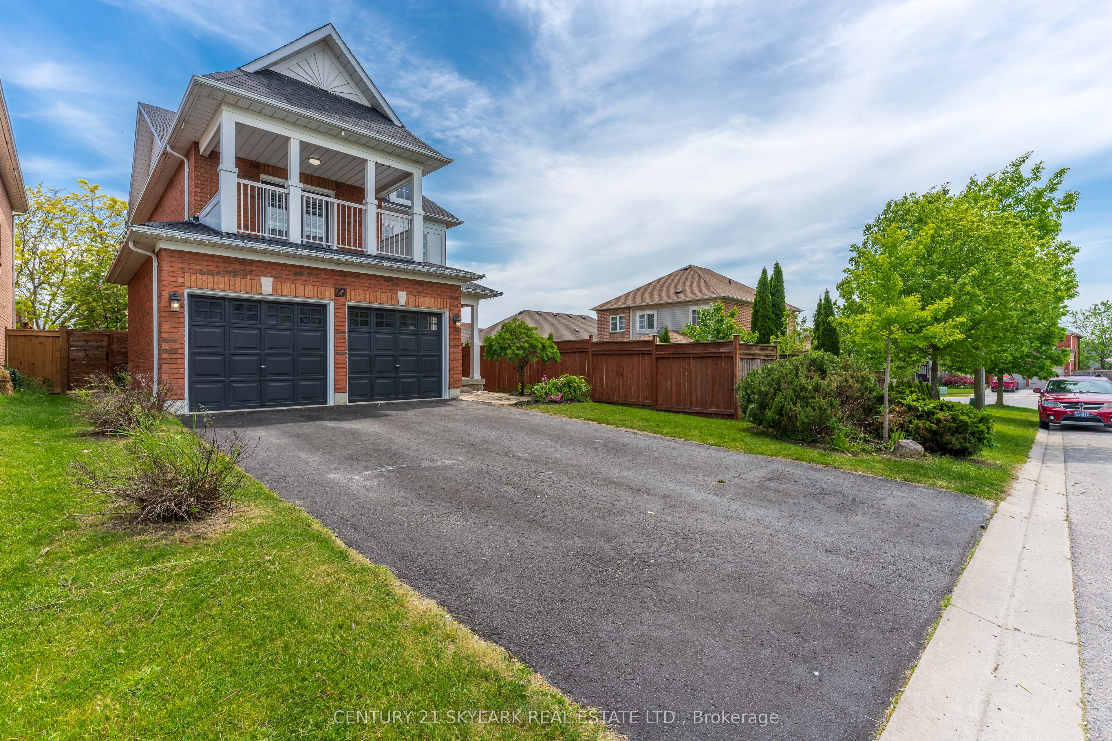 27 Clair Avenue, Whitby, ON L1M 2G8 photo 2