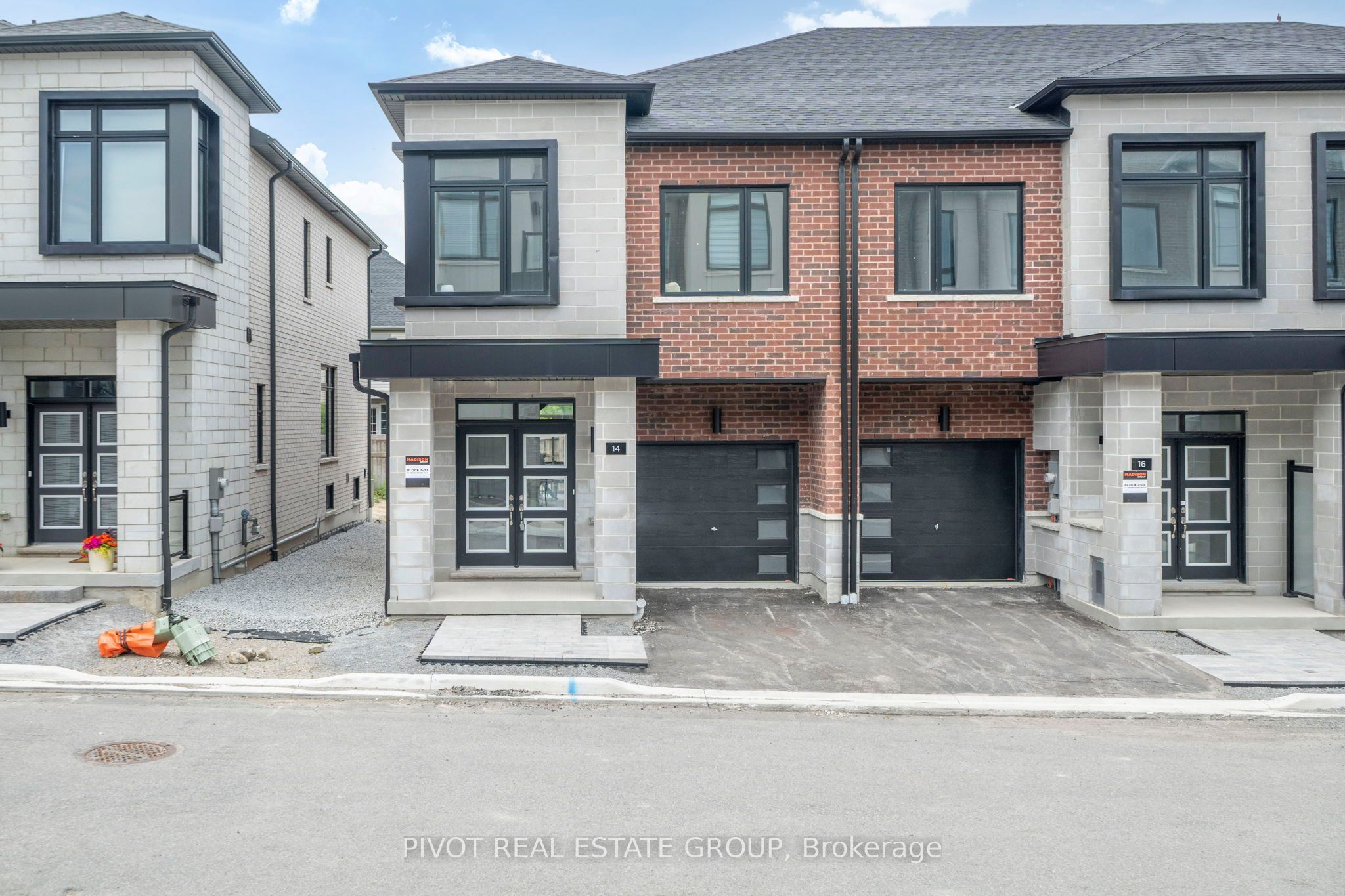 14 Observatory Way, Whitby, ON L1M 0M7