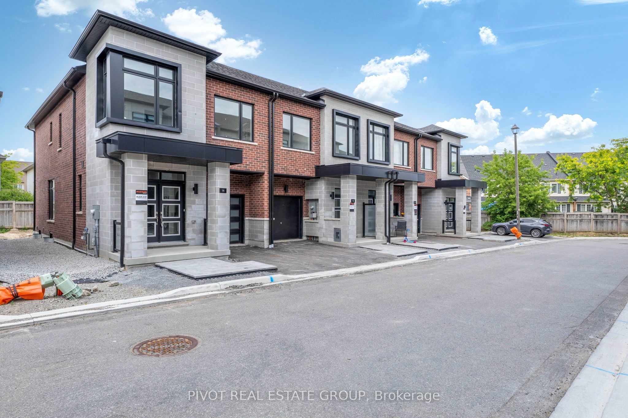 14 Observatory Way, Whitby, ON L1M 0M7 photo 2