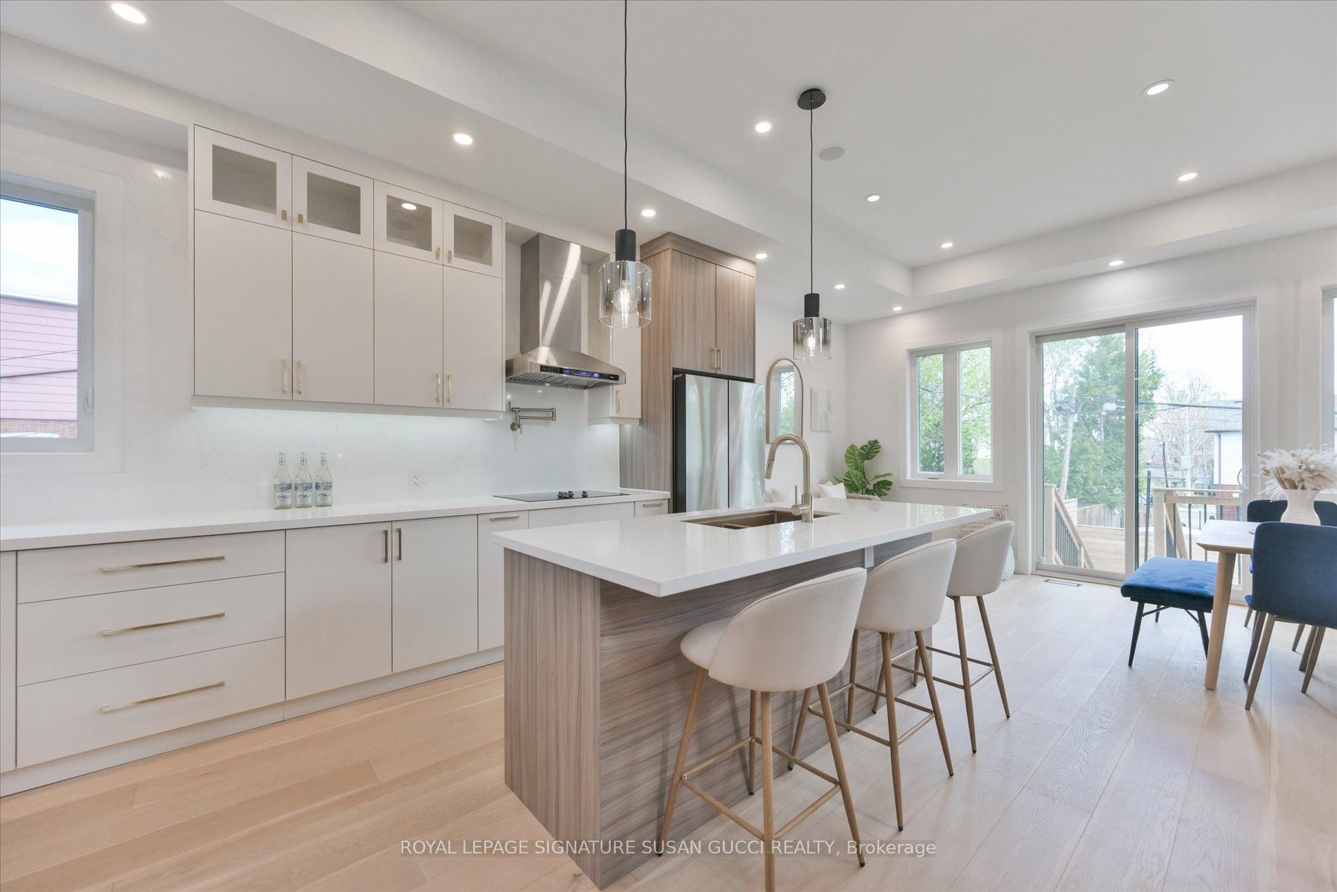 223 Queensdale Avenue, Toronto, ON M4C 2B1 photo 3