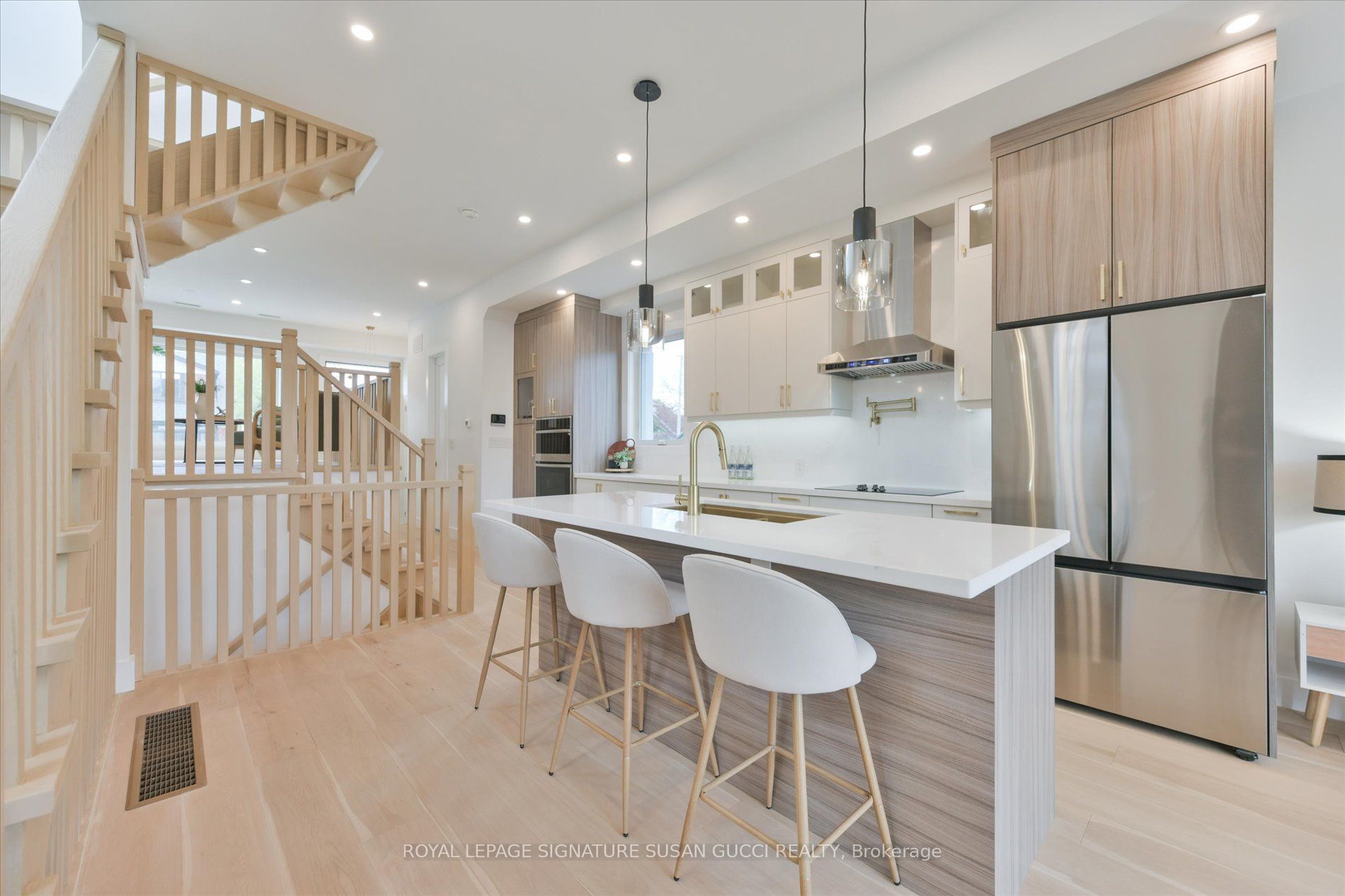 223 Queensdale Avenue, Toronto, ON M4C 2B1 photo 4
