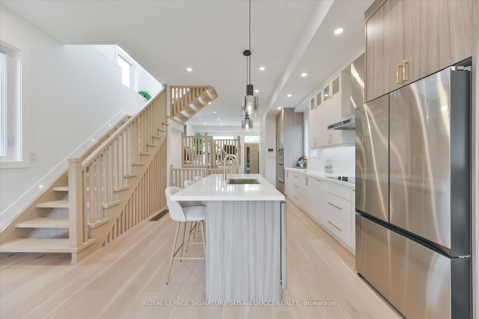 223 Queensdale Avenue, Toronto, ON M4C 2B1 photo 5