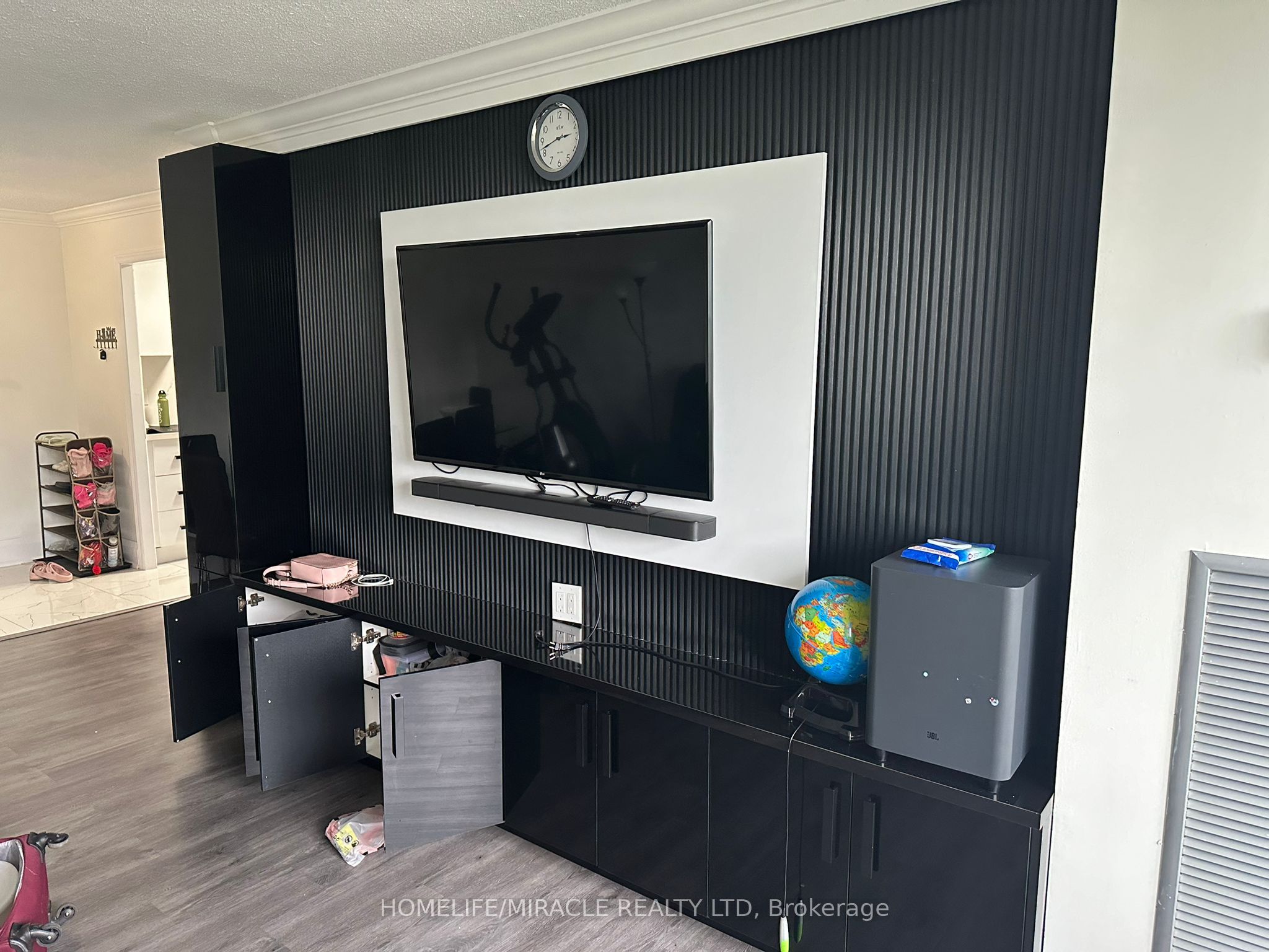 25 Silver Springs Boulevard 607, Toronto, ON M1V 1M9