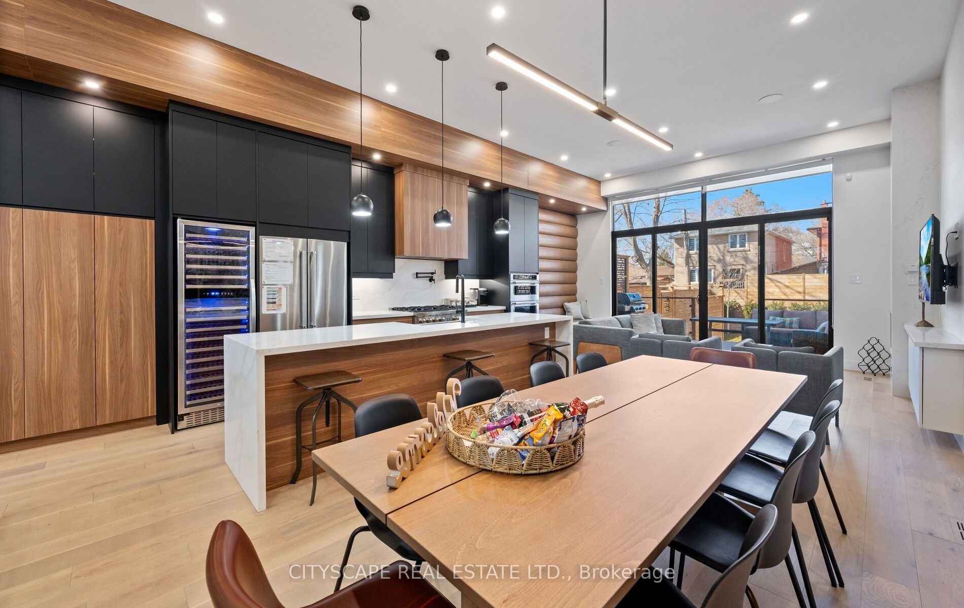 2B Holmstead Avenue, Toronto, ON M4B 1T1 photo 2