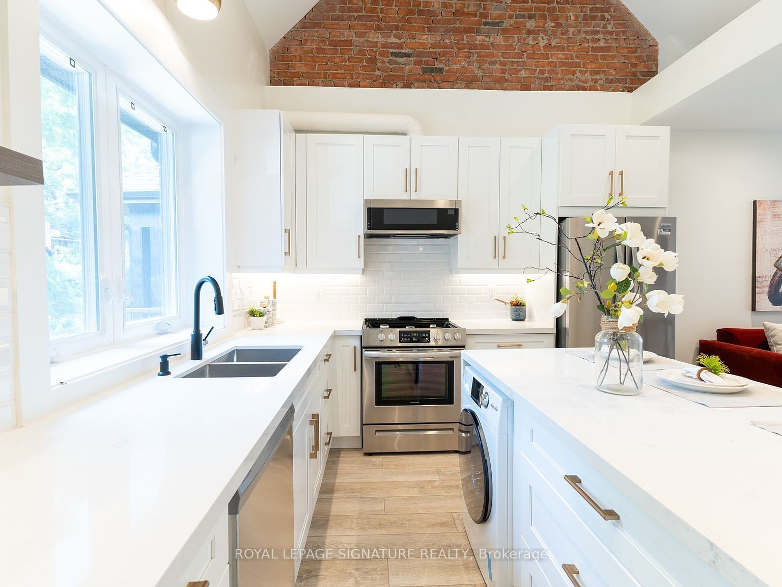 129 Kenilworth Avenue Upper, Toronto, ON M4L 3S7 photo 3