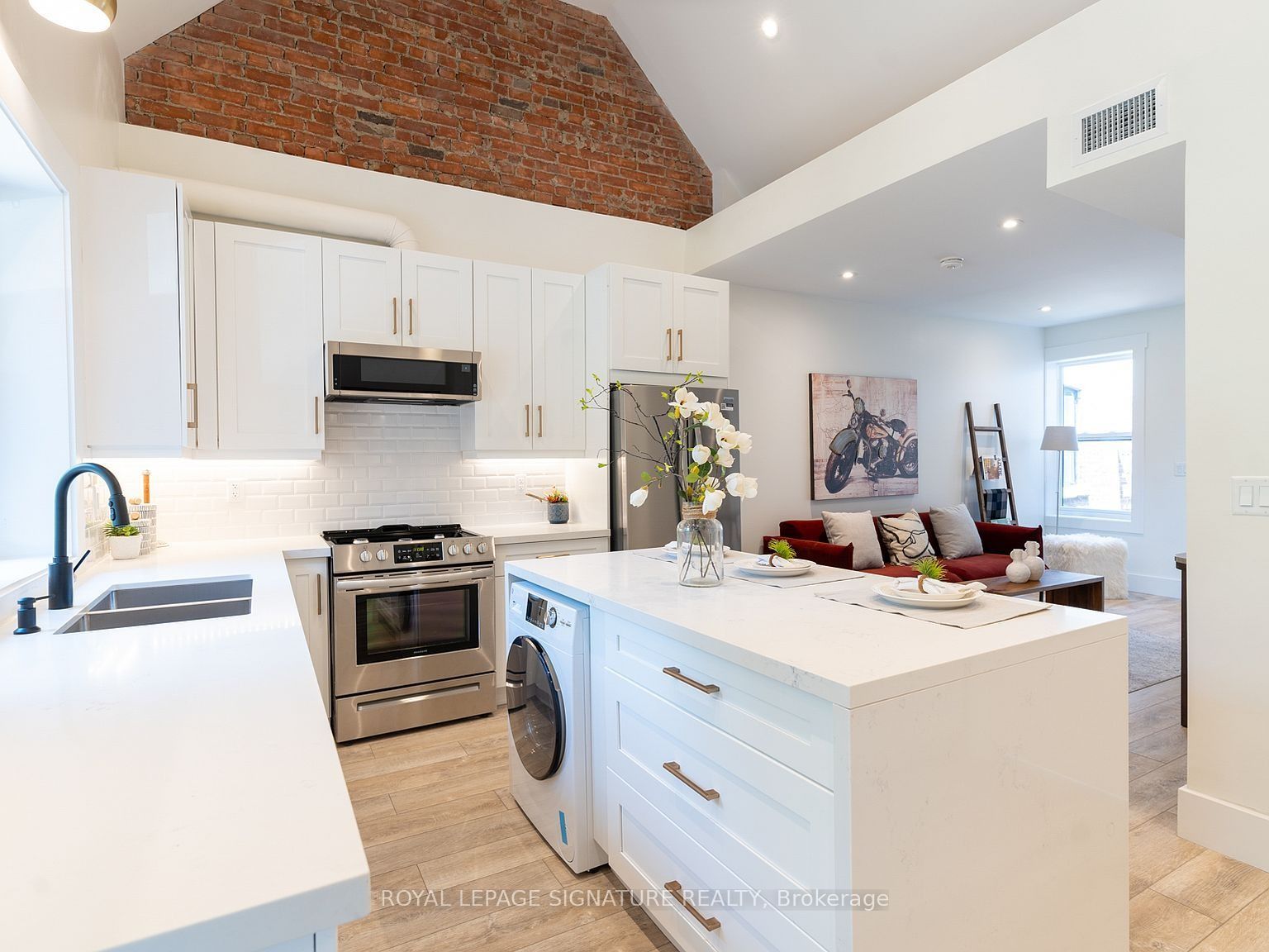 129 Kenilworth Avenue Upper, Toronto, ON M4L 3S7 photo 4